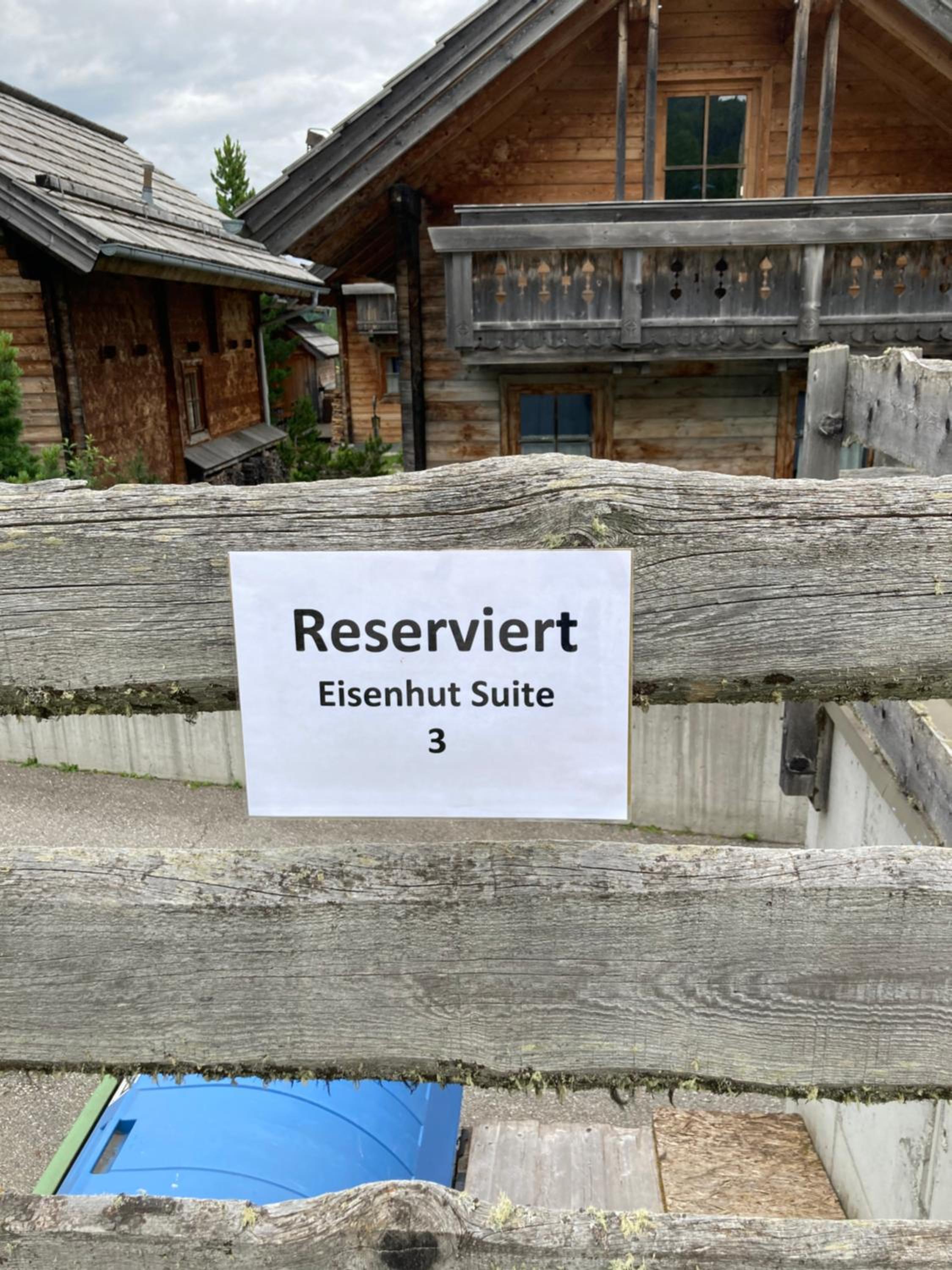 Eisenhut Suite 3