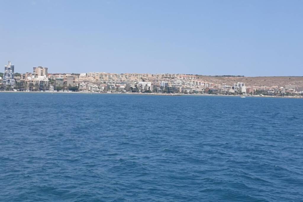 Modern huge appartement, just 100 m from the beach view 4