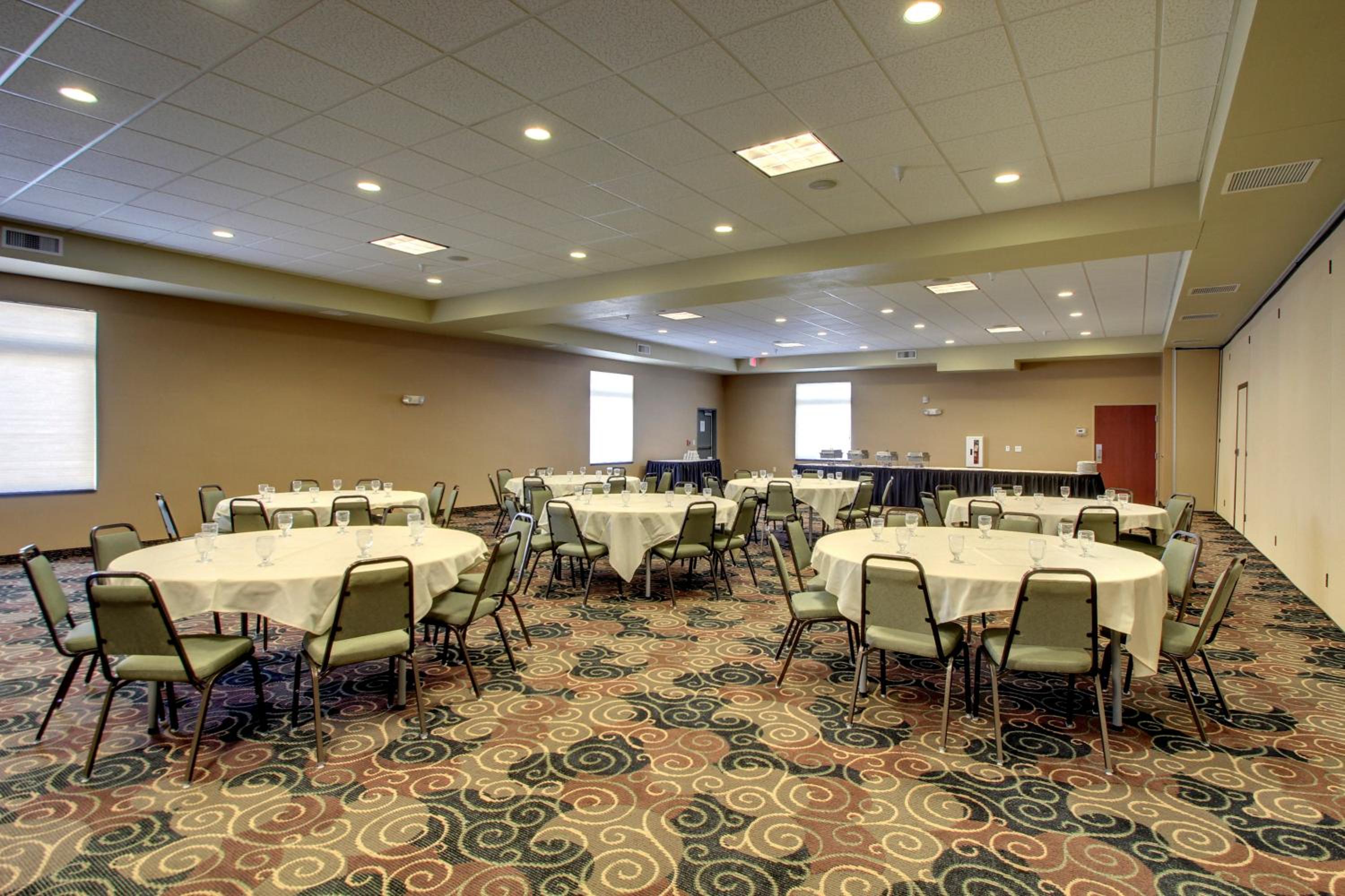 Cobblestone Inn & Suites - Bottineau
