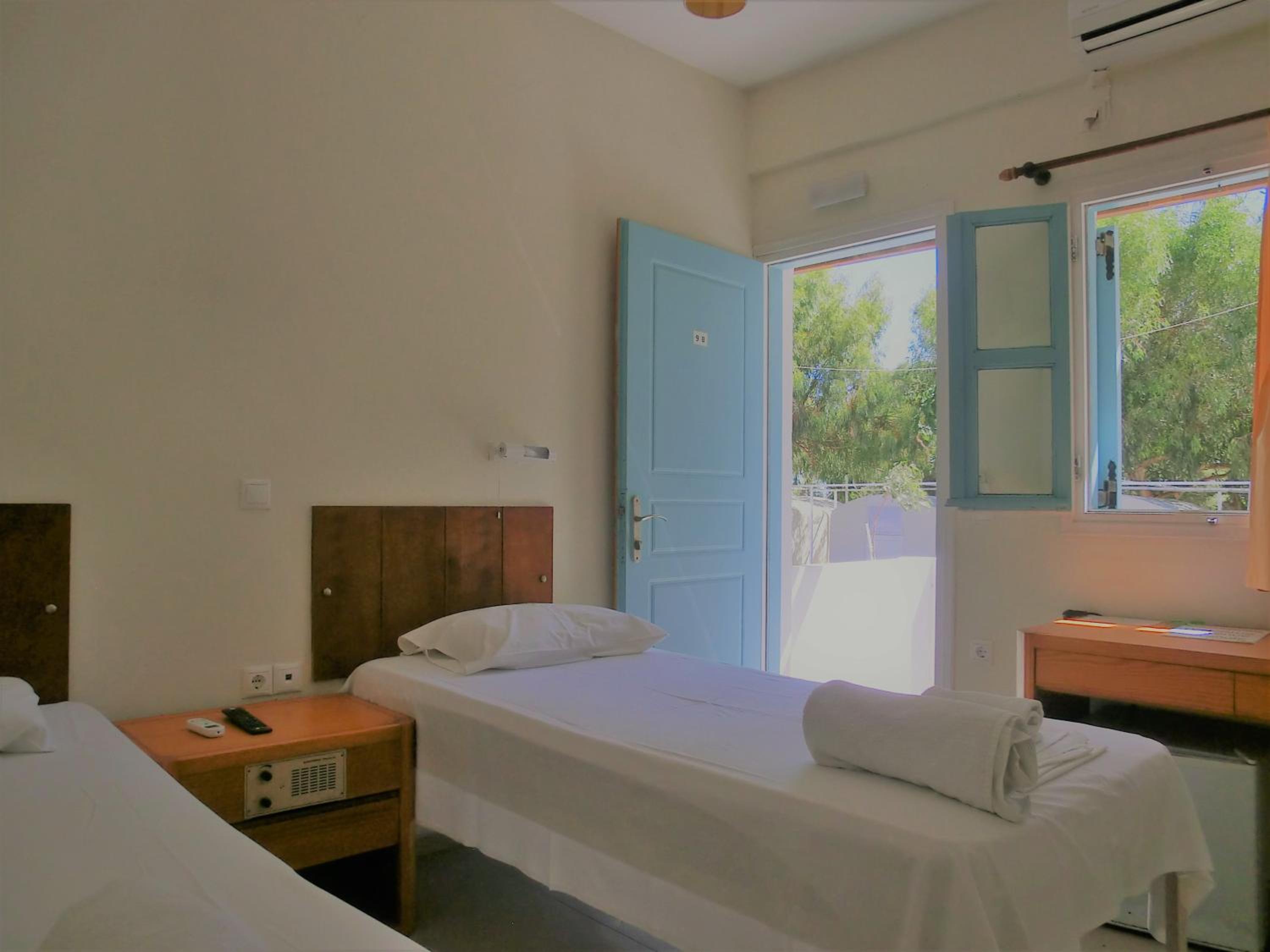 Santorini Camping & Hostel