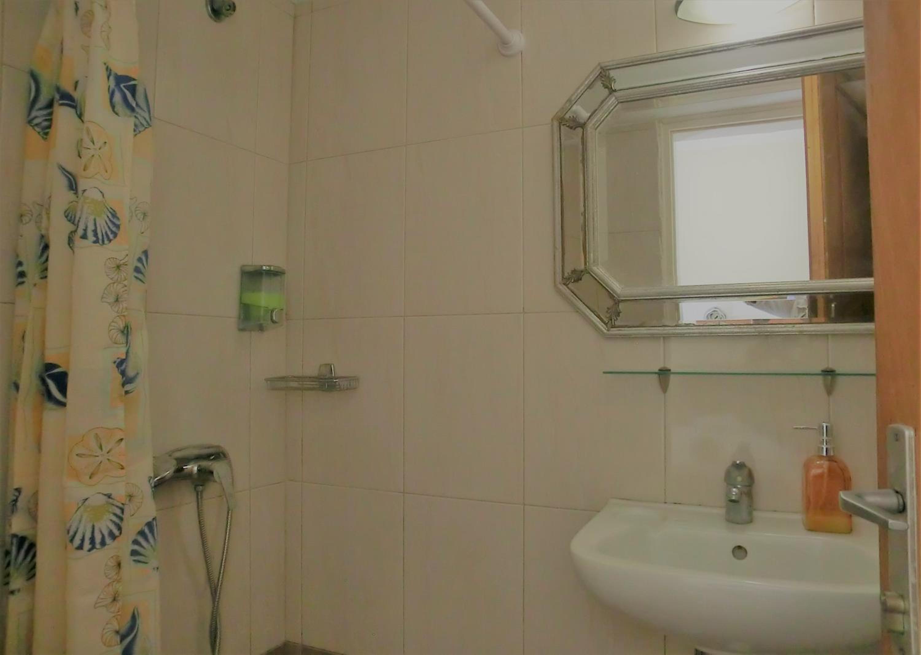 Santorini Camping & Hostel
