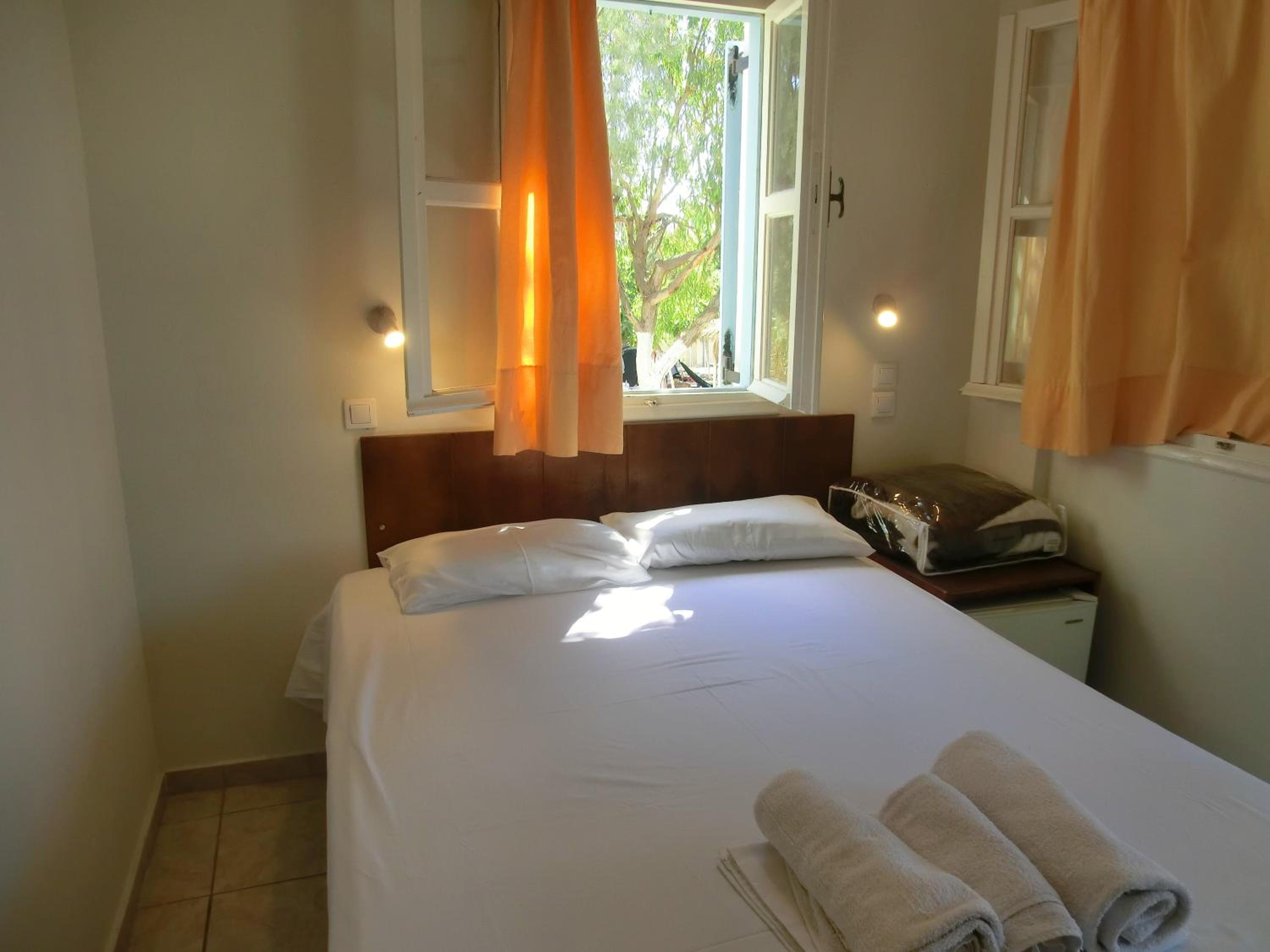 Santorini Camping & Hostel
