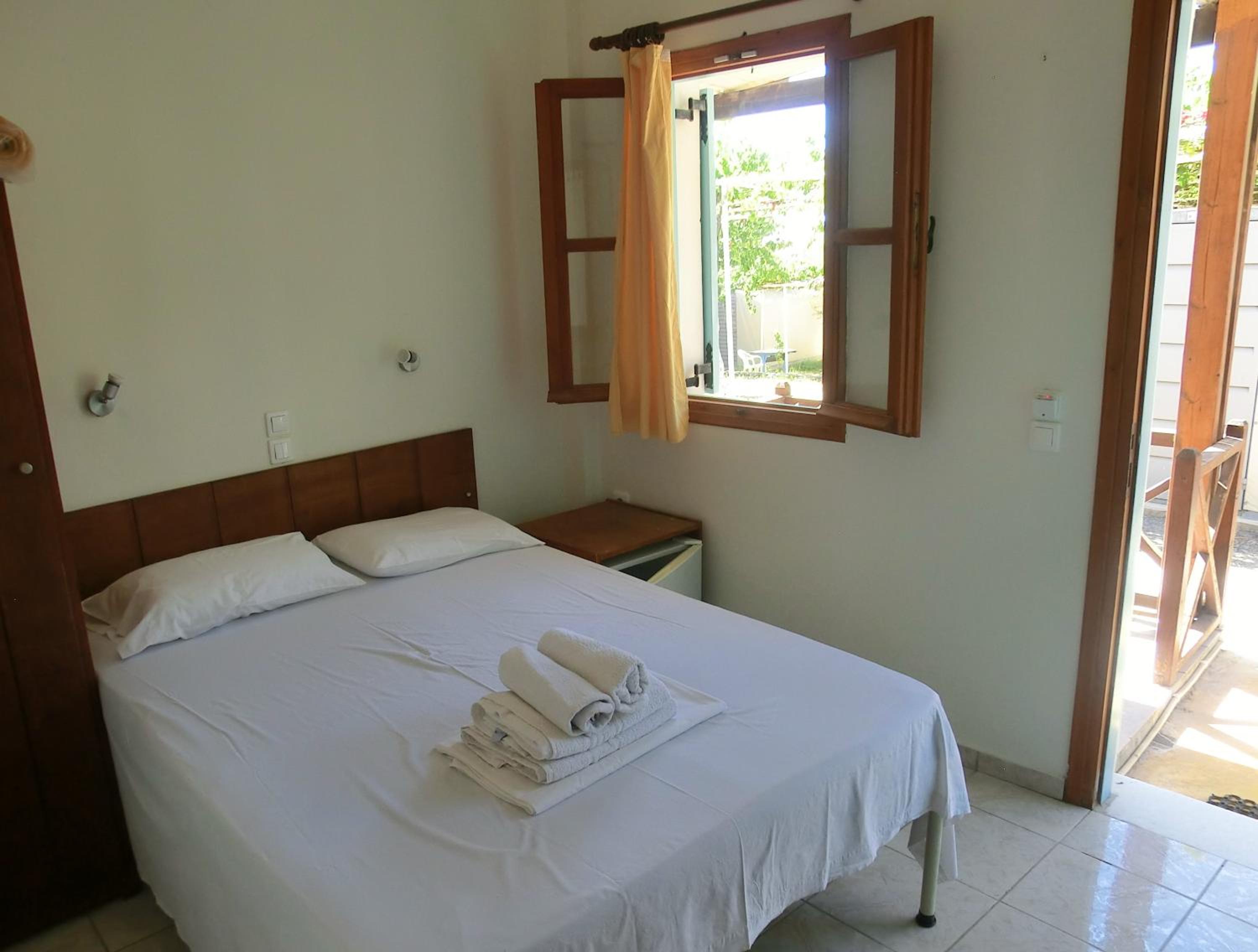 Santorini Camping & Hostel