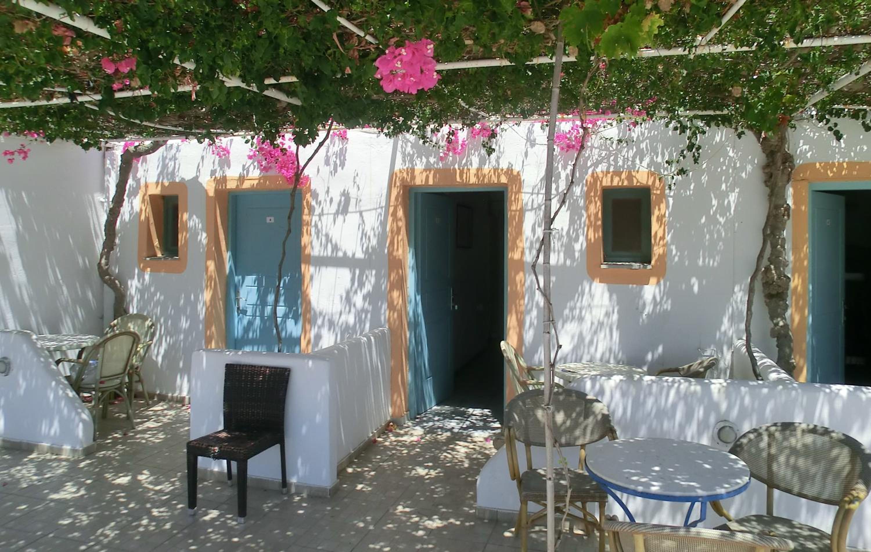 Santorini Camping & Hostel