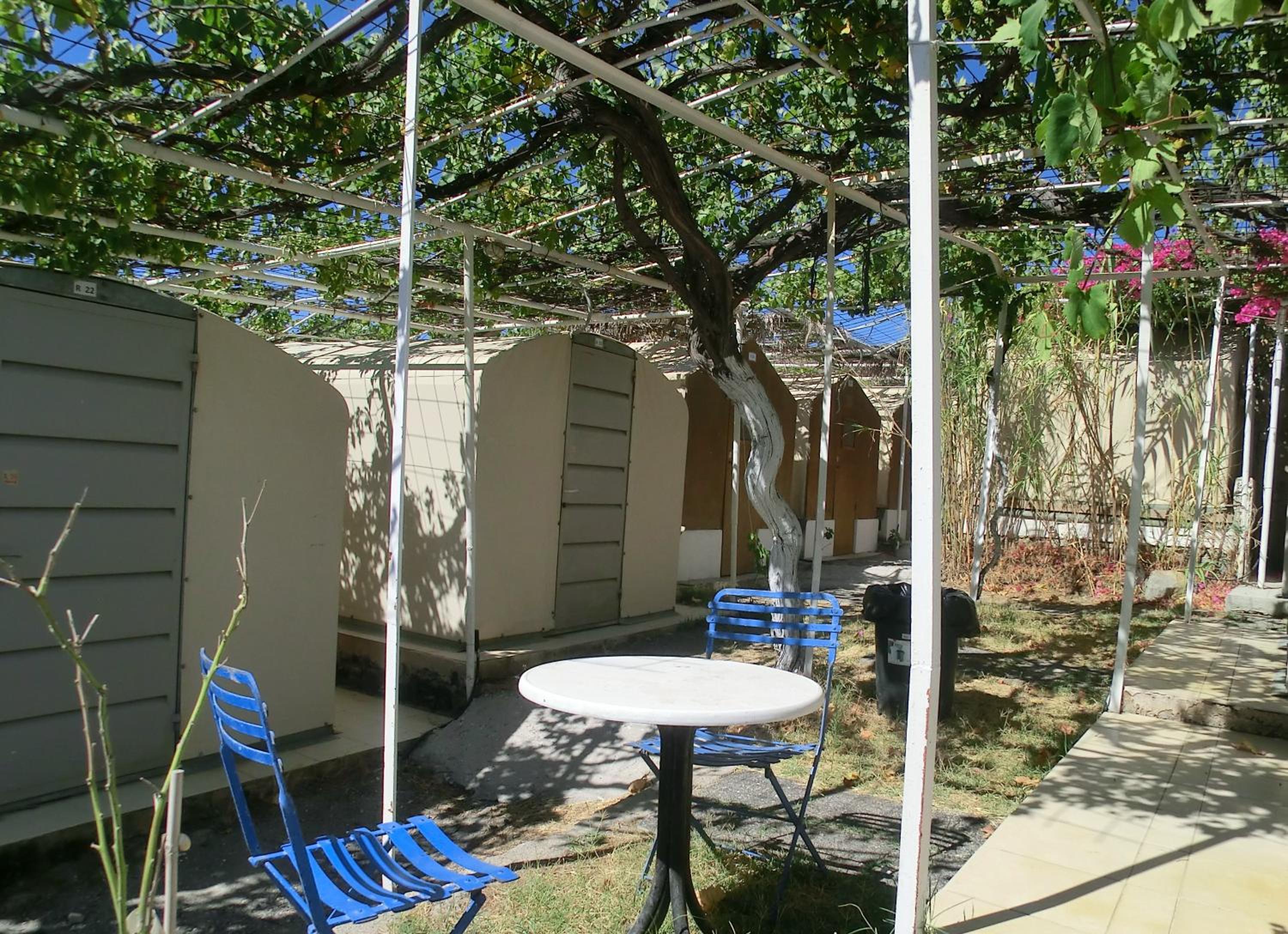 Santorini Camping & Hostel