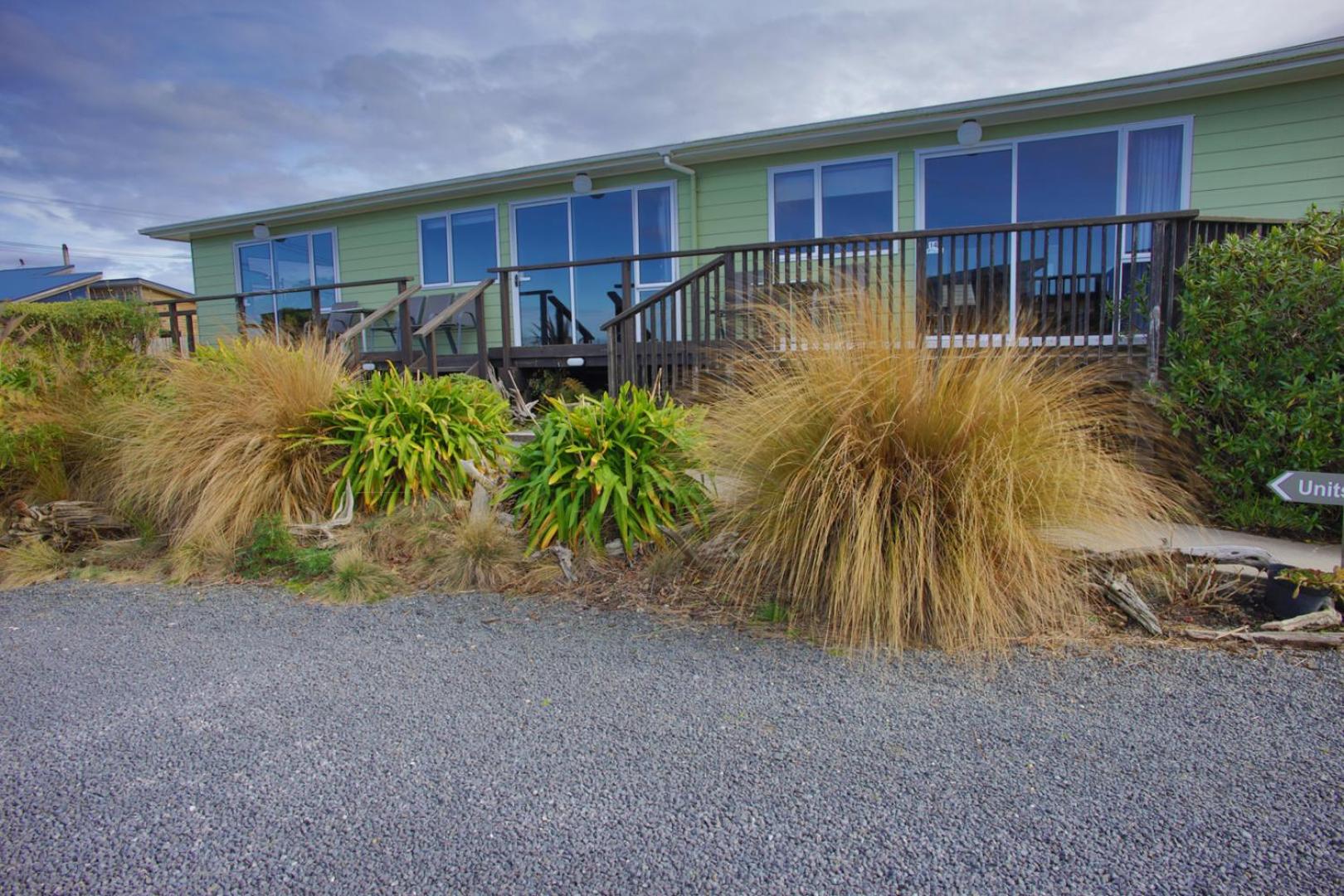 Kaka Point Motels