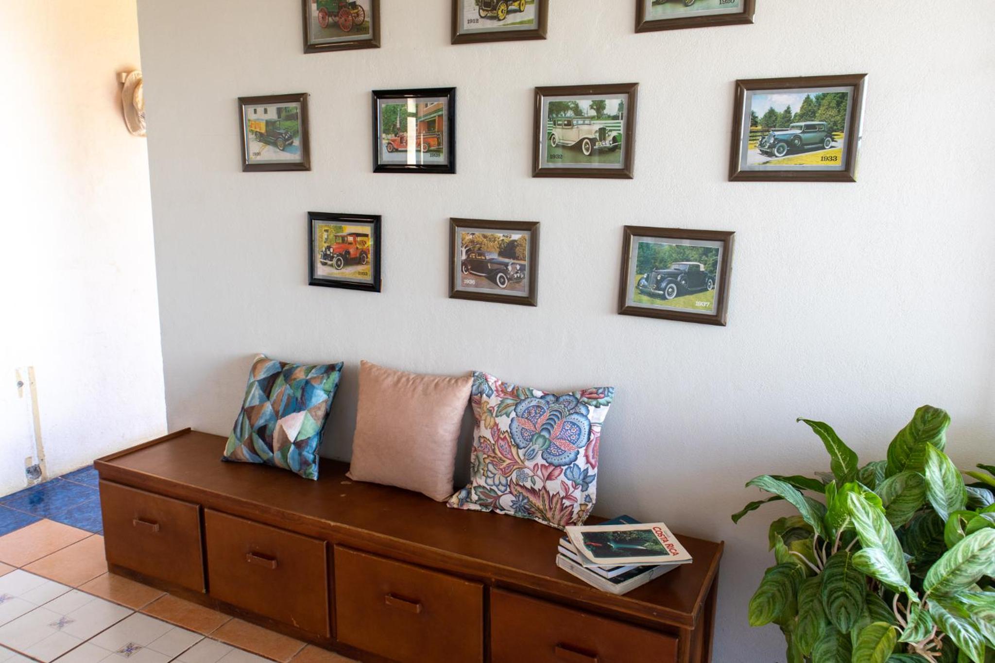 Hostel Bouganvilia Bed and Breakfast
