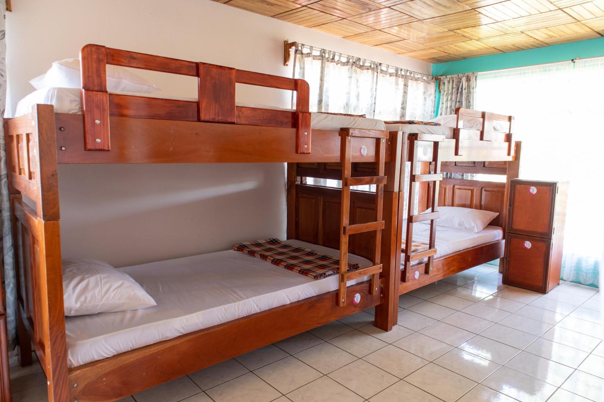 Hostel Bouganvilia Bed and Breakfast