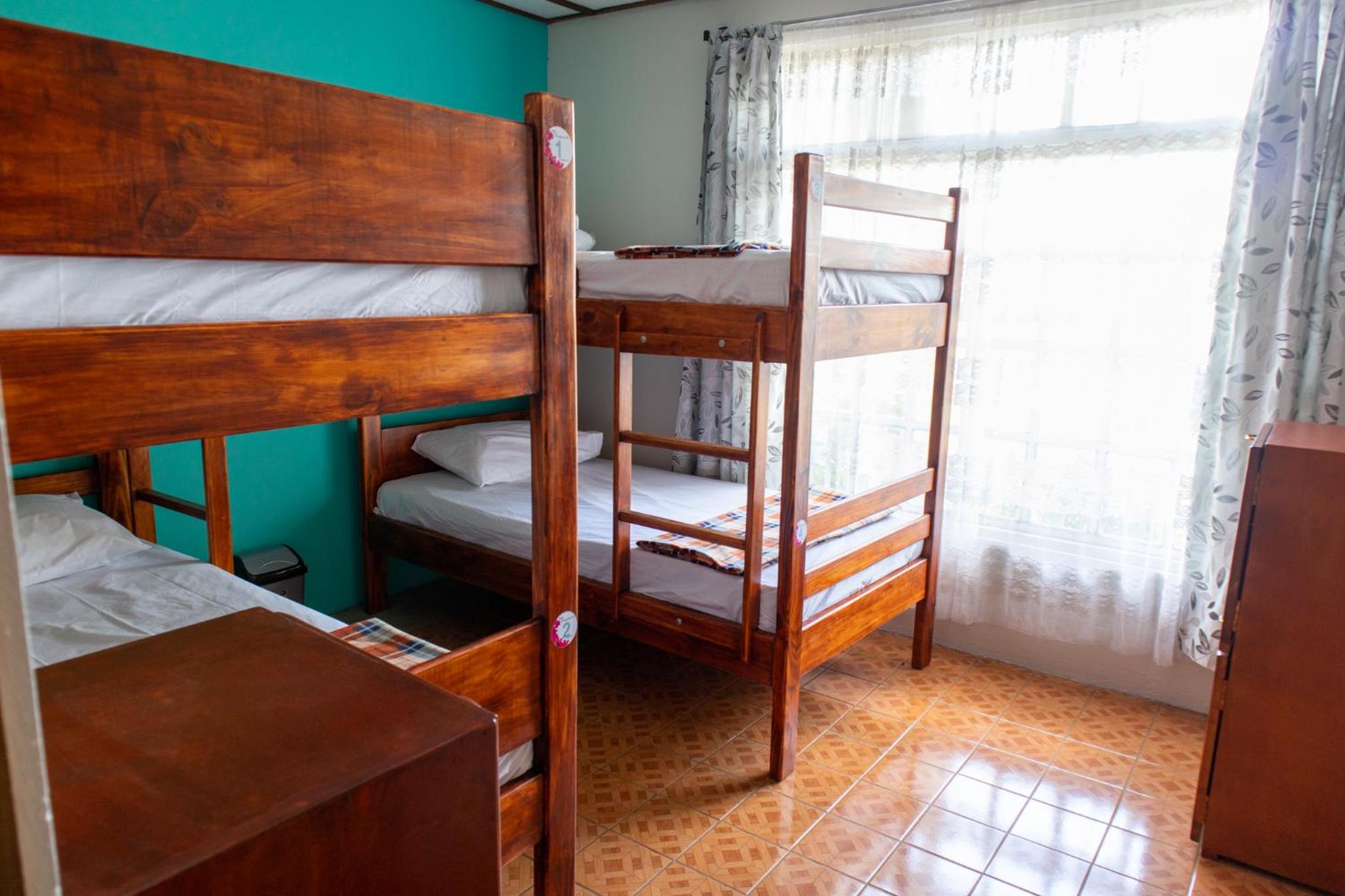 Hostel Bouganvilia Bed and Breakfast