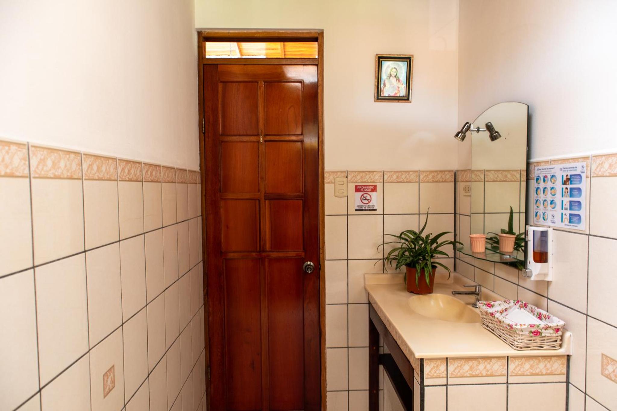 Hostel Bouganvilia Bed and Breakfast