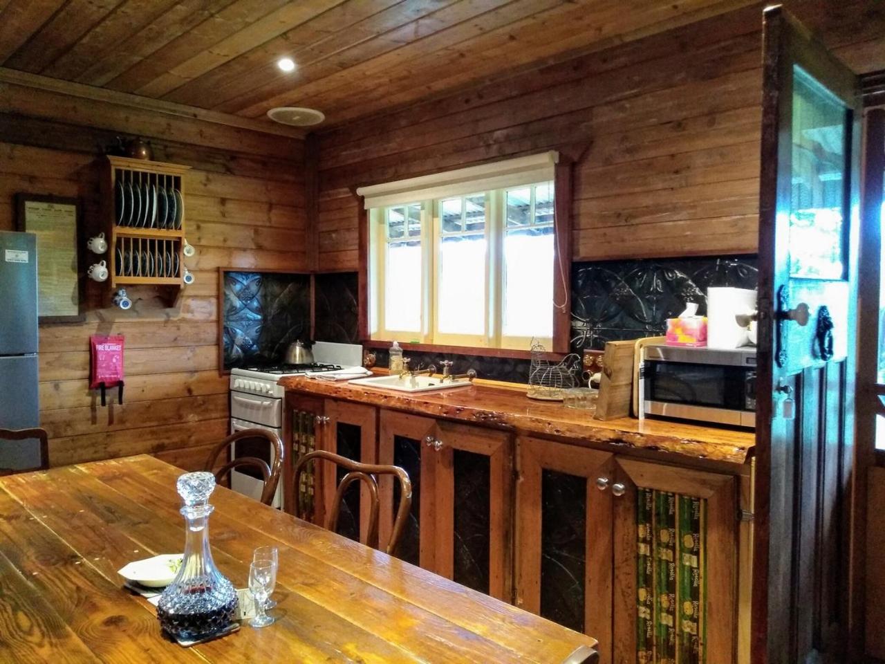 Colby Cottages, Wooragee near Beechworth