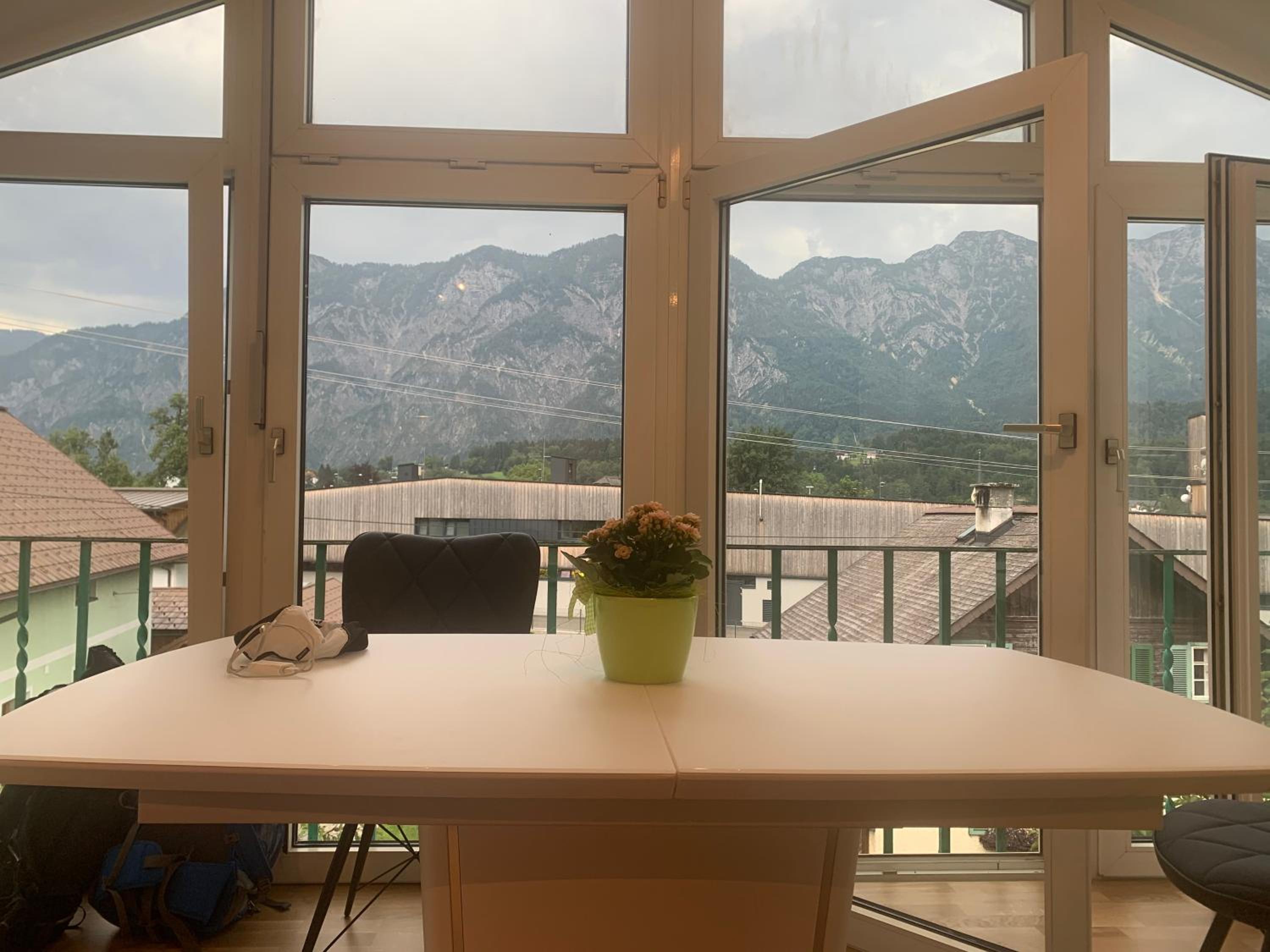 Moderne Ferienwohnung mit Bergblick