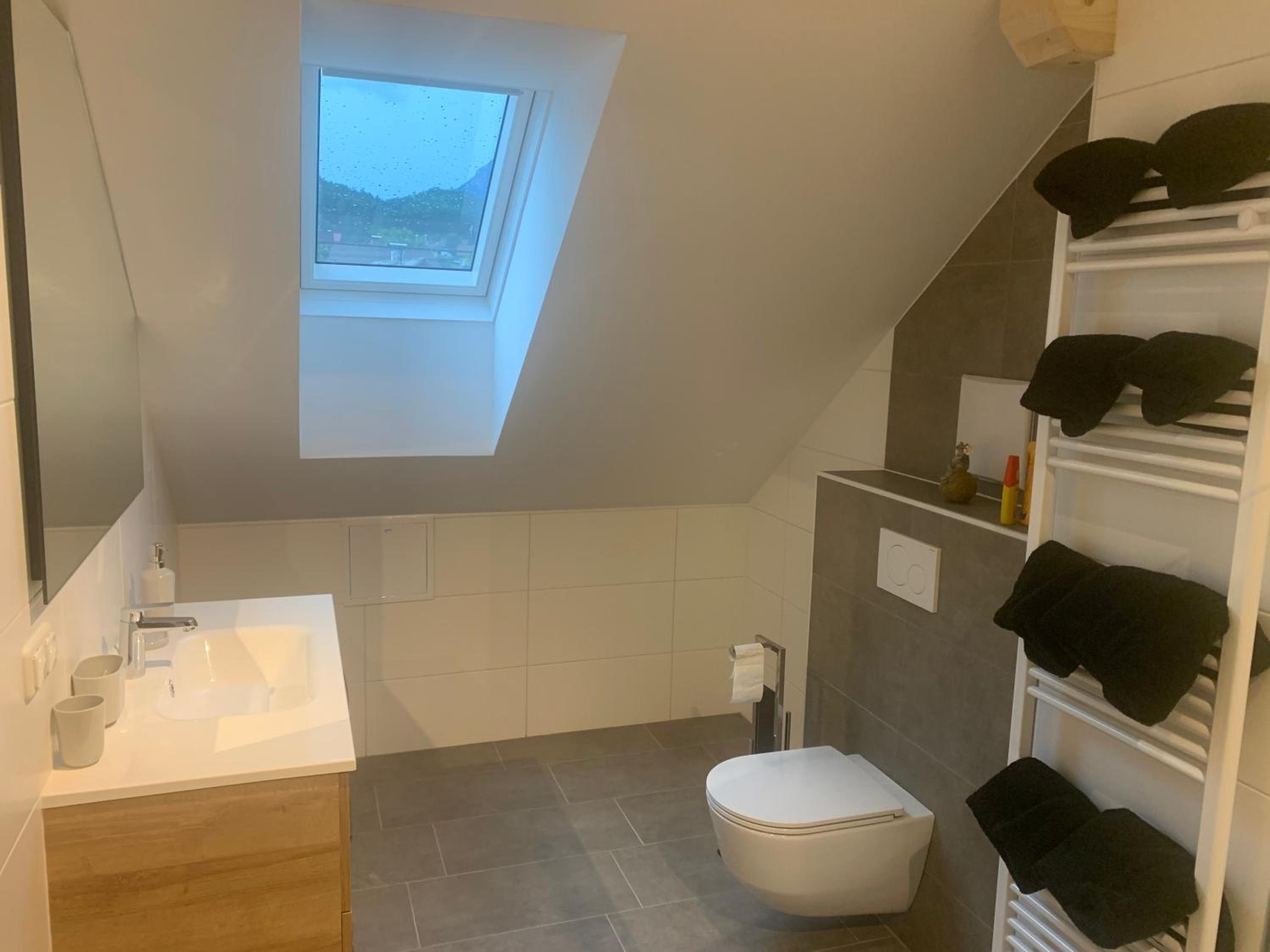 Moderne Ferienwohnung mit Bergblick