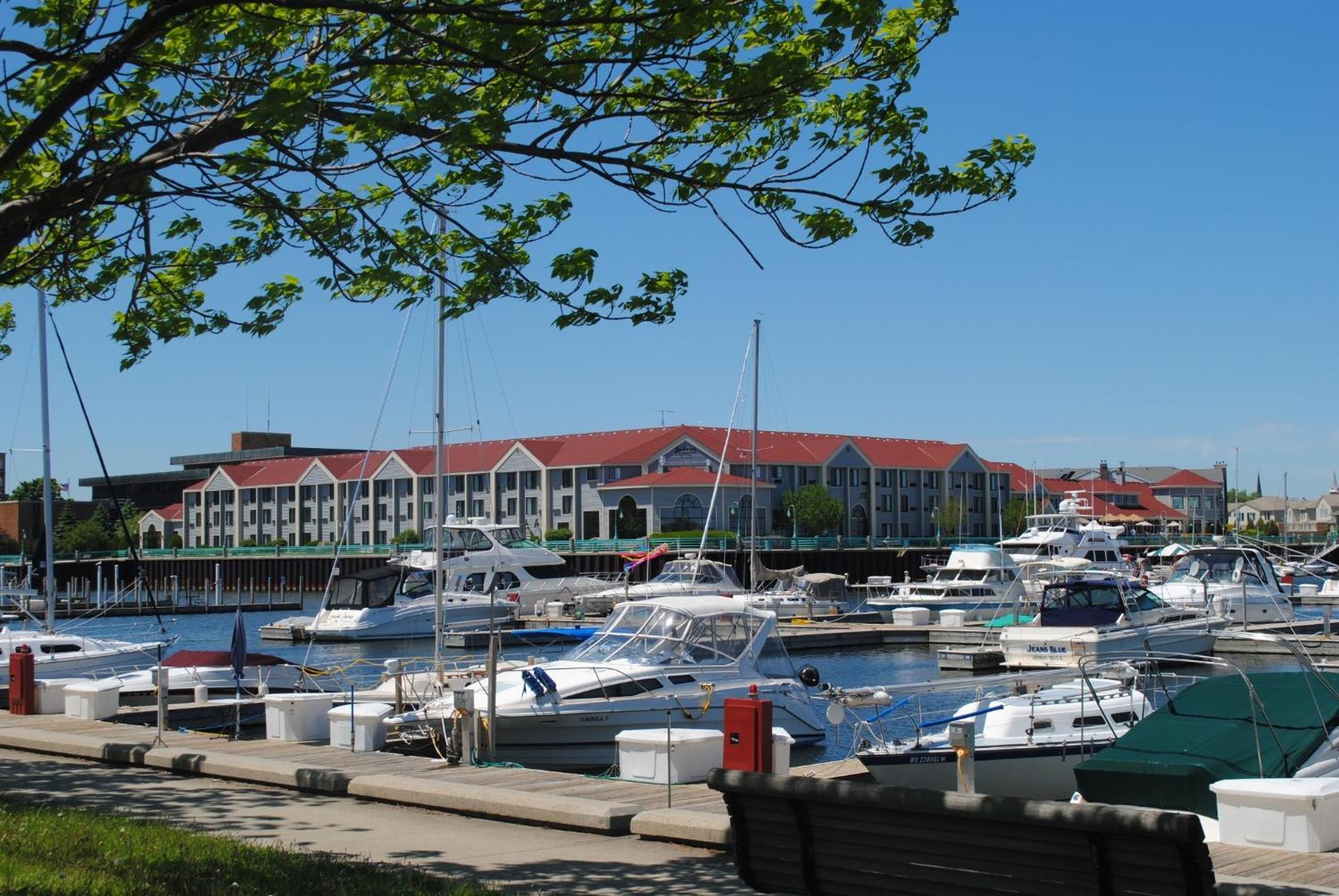 DoubleTree by Hilton Racine Harbourwalk - Property Image 70