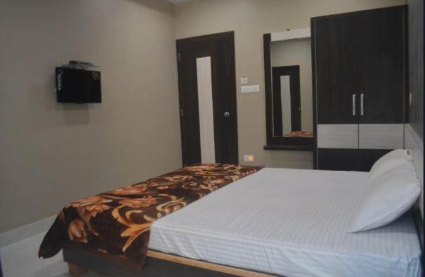 Premium hotel near Nagoa Beach view 4