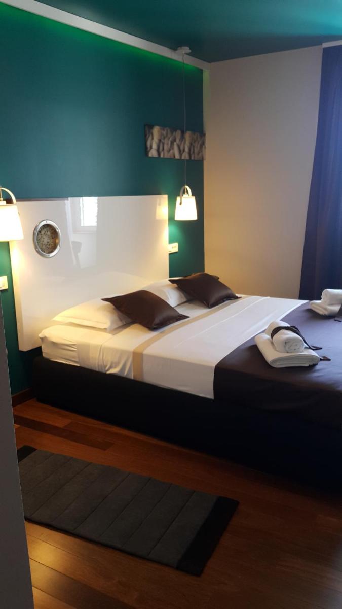 Hvar Riva Rooms view 4