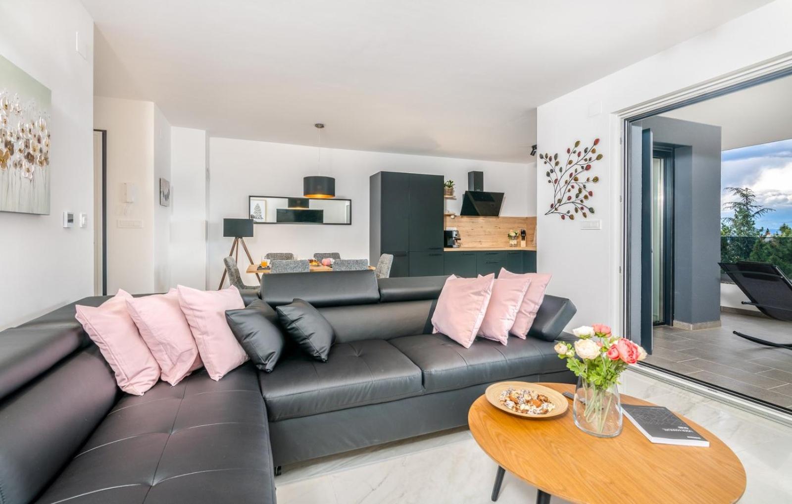 Modern Apartments Elle Malinska view 3