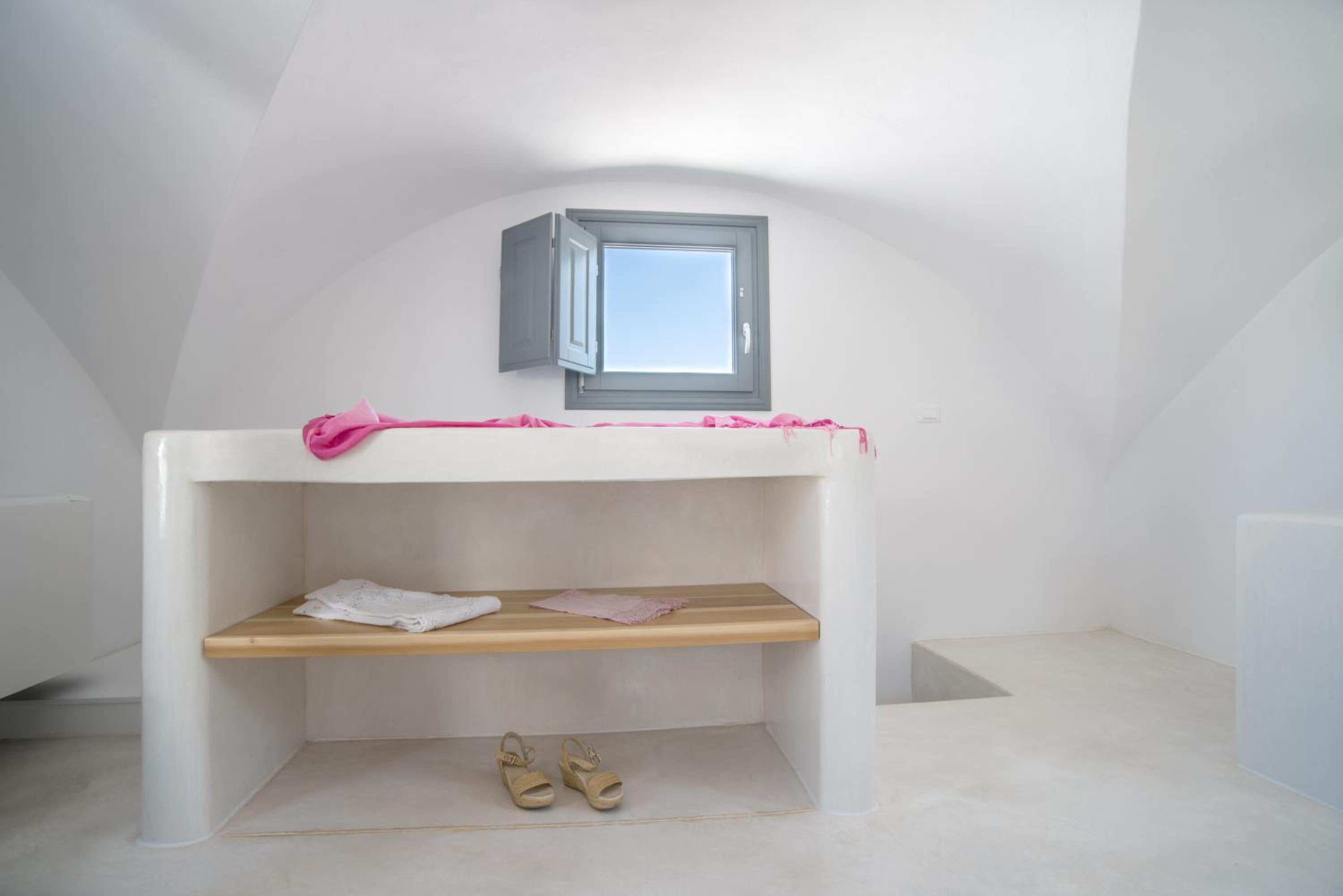LAGADI SUITES by K&K