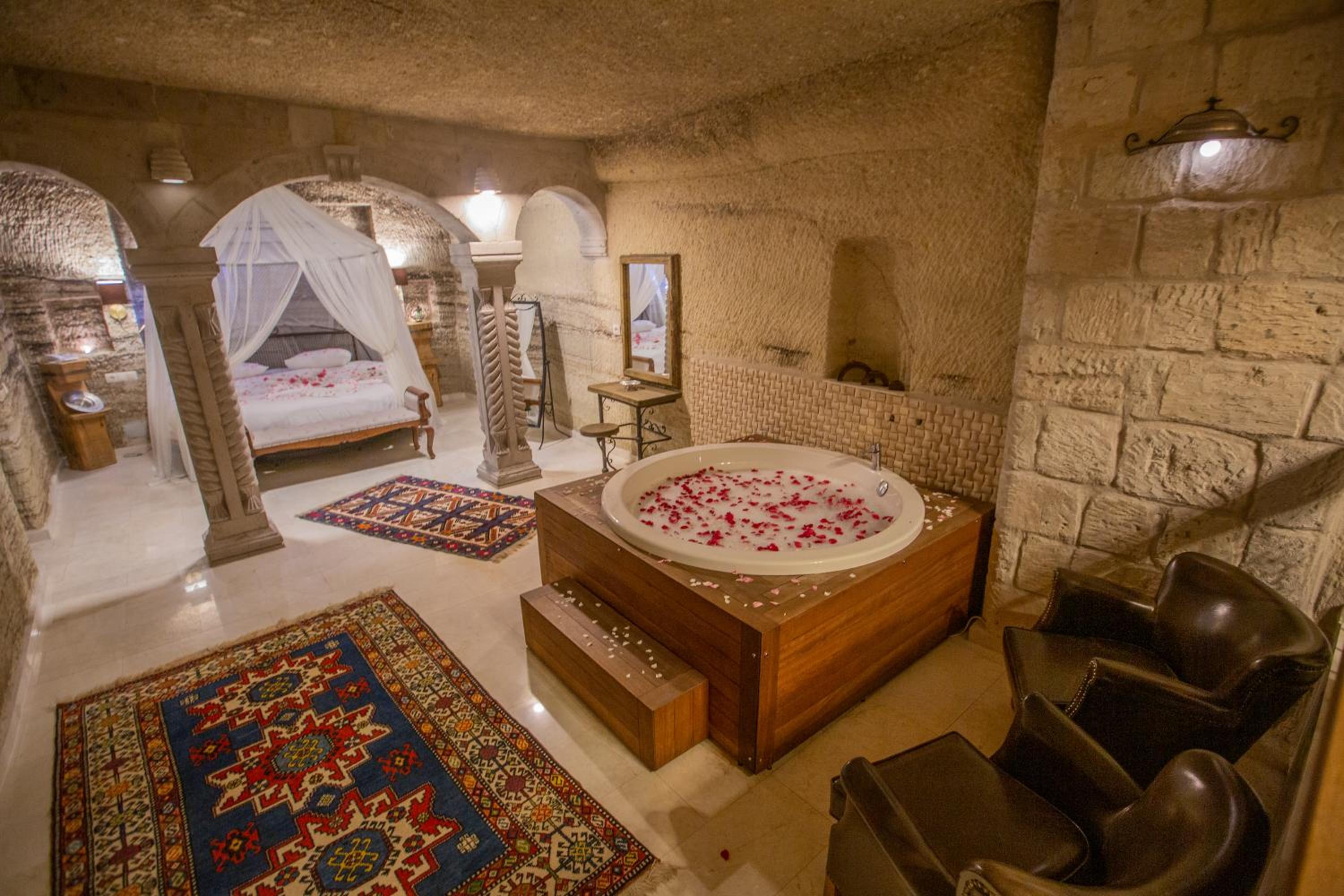 Divan Cave House - Image 81