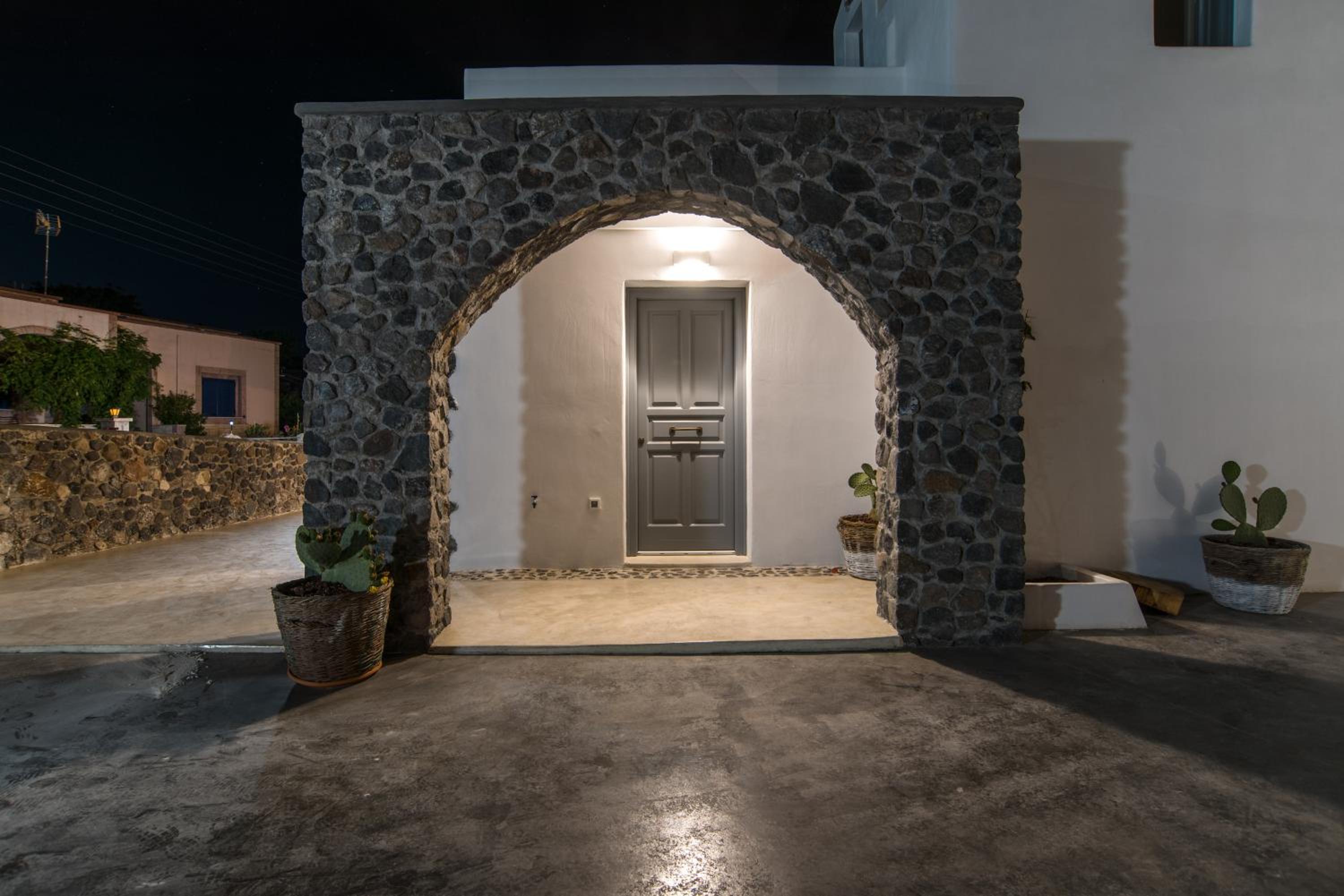 LAGADI SUITES by K&K