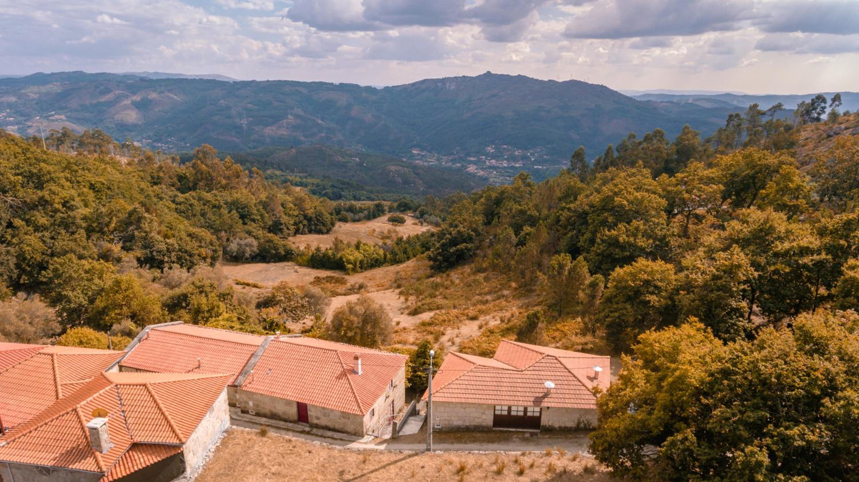 Casa dos Peliteiros view 3