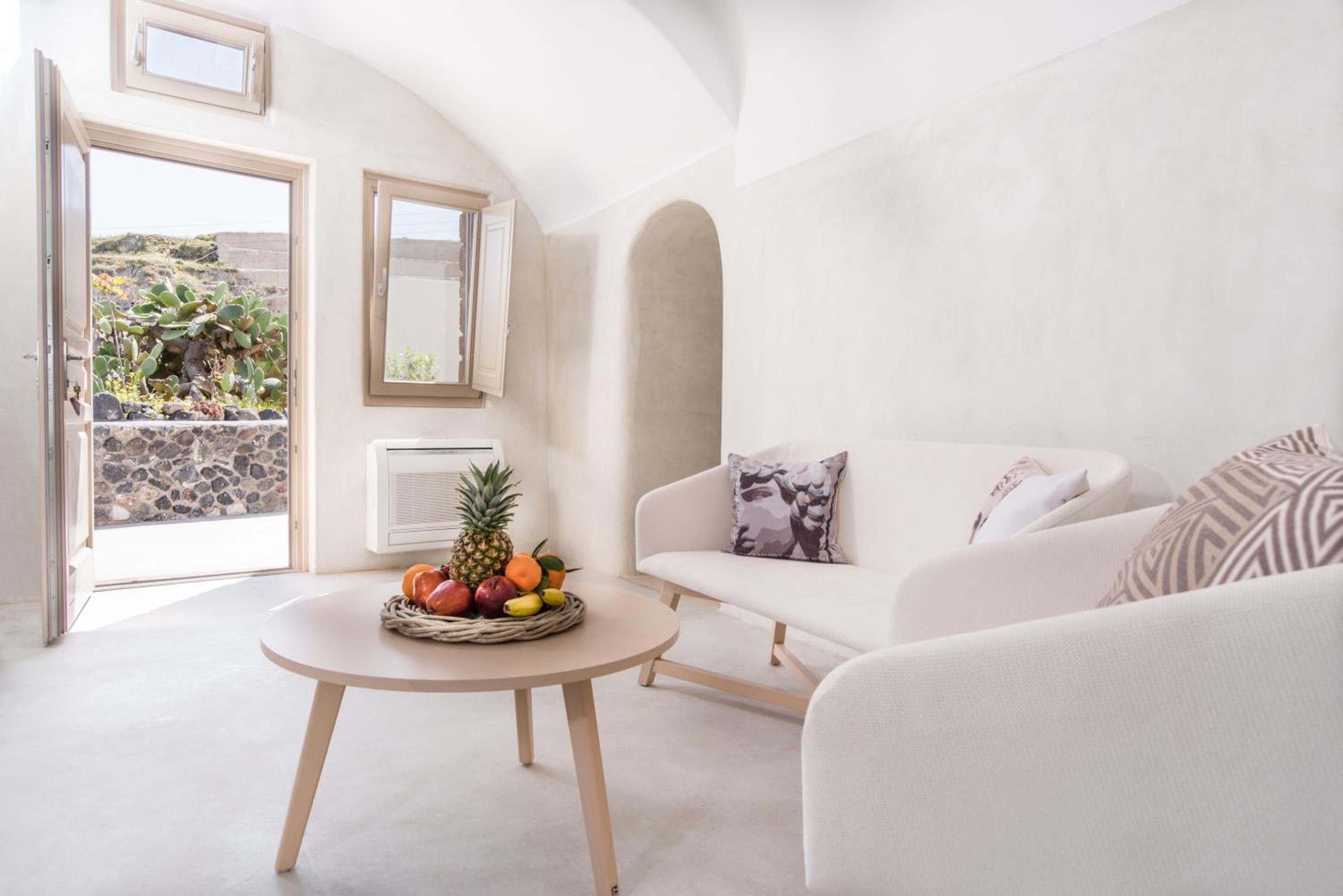 LAGADI SUITES by K&K