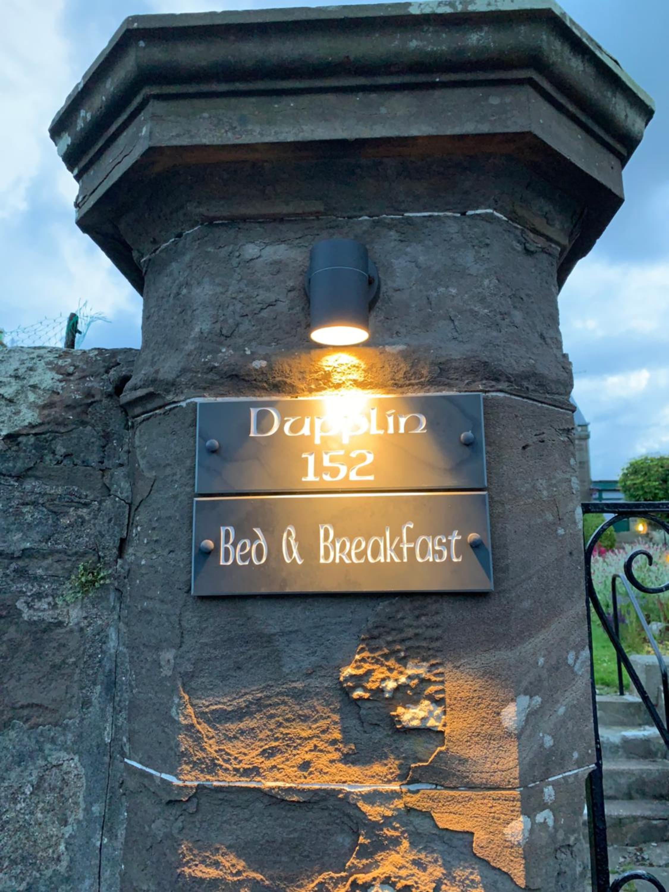 Dupplin152 bed and breakfast