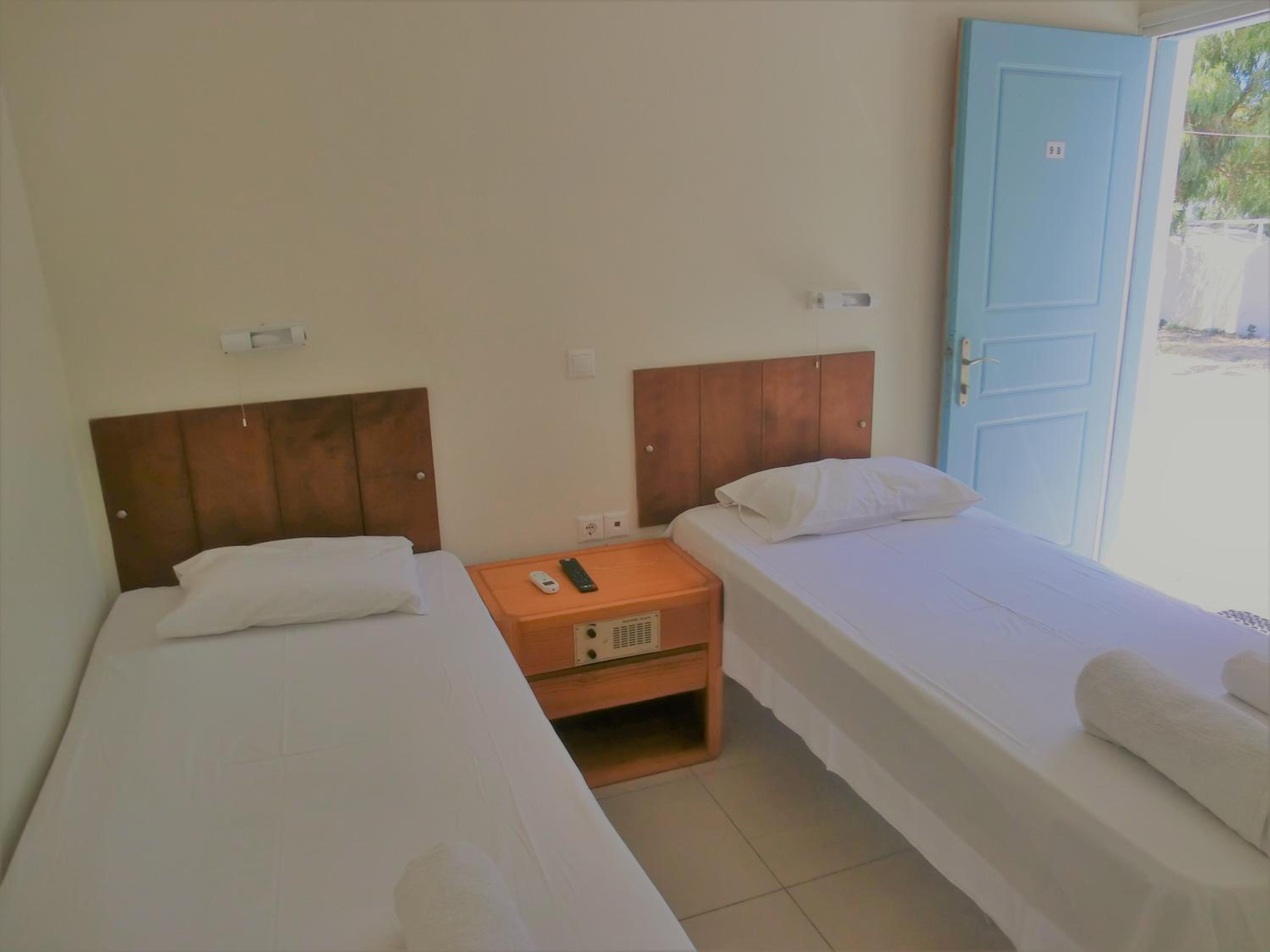 Santorini Camping & Hostel