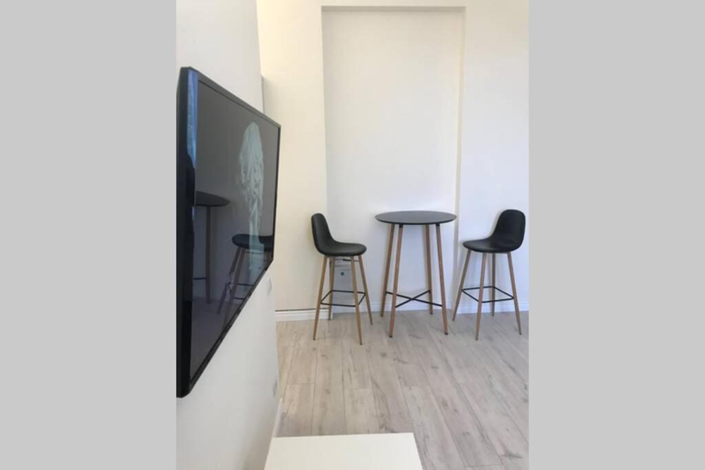 White&Light flat near Gulliver view 4