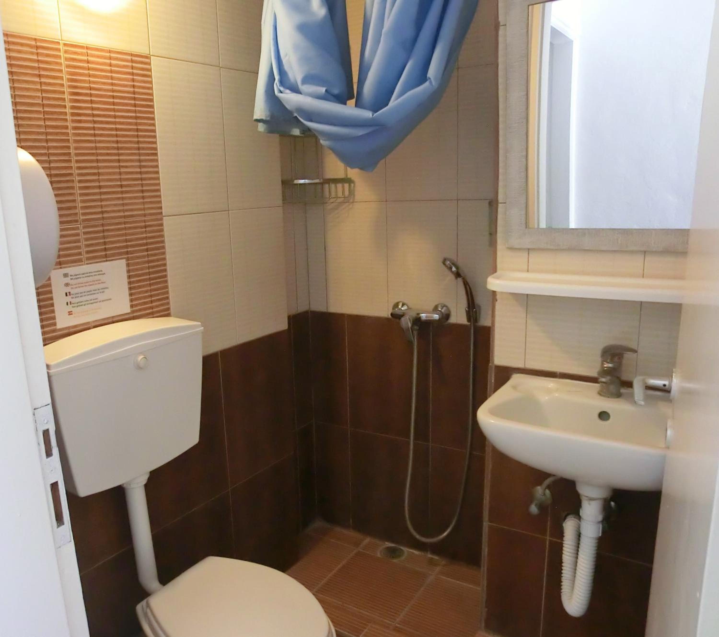 Santorini Camping & Hostel