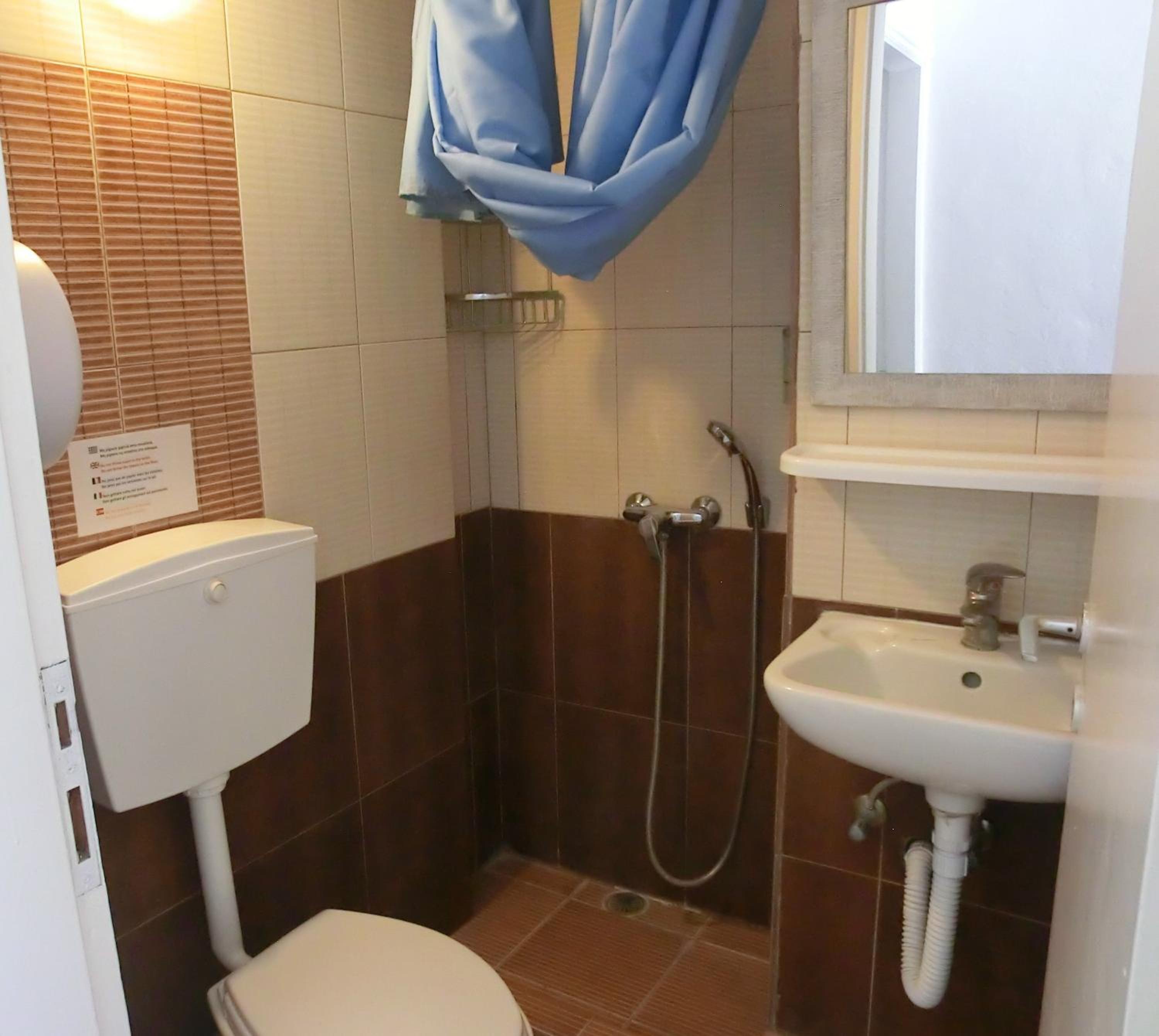 Santorini Camping & Hostel