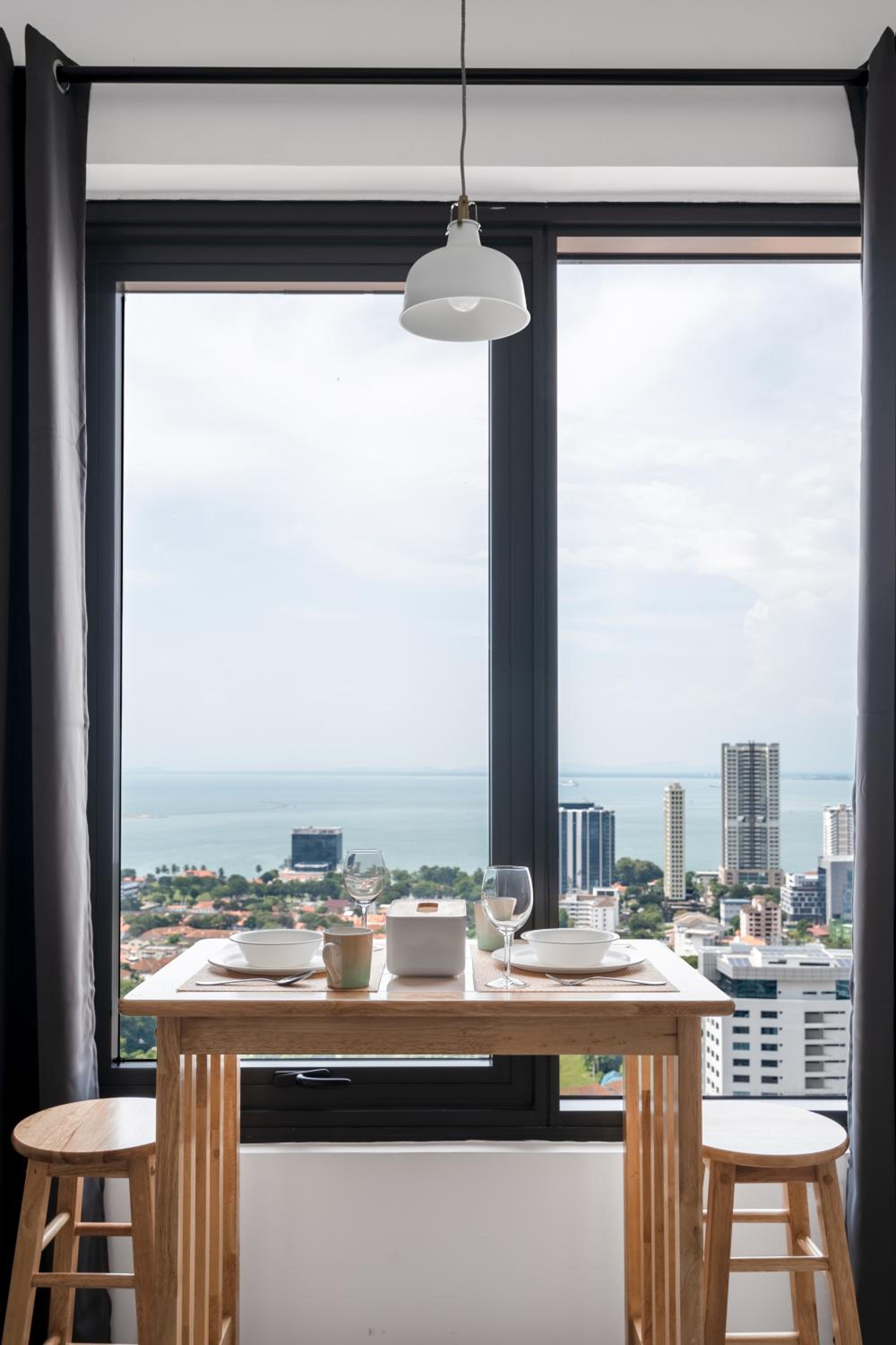 Muji Studio 1 - Seaview at 218 Tropicana Near Komtar Food Heaven with Netflix & TV Box photo 5