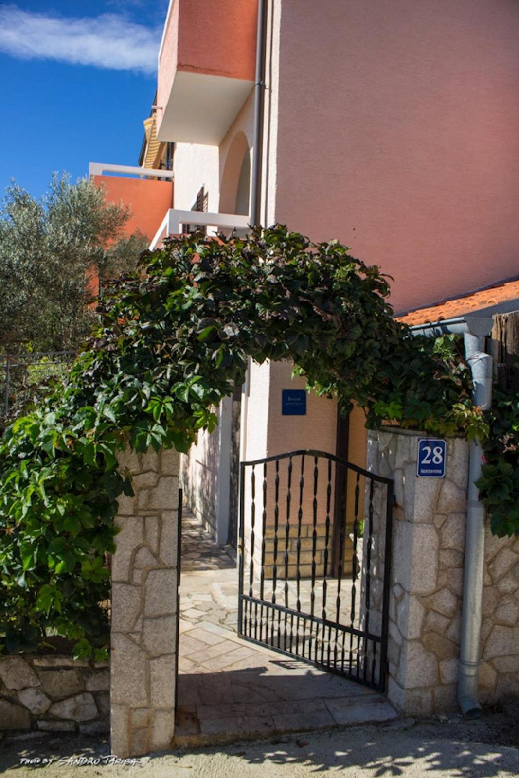 Apartmani Nadalina view 4