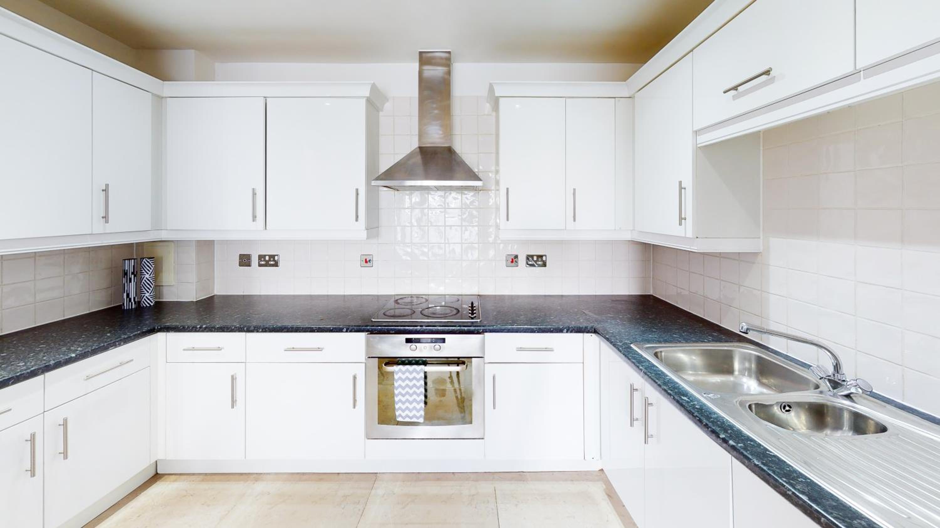 Two Bedrooms Apartment By Vesta Serviced Accommodation & Short Lets Hatfield With Free WiFi view 5
