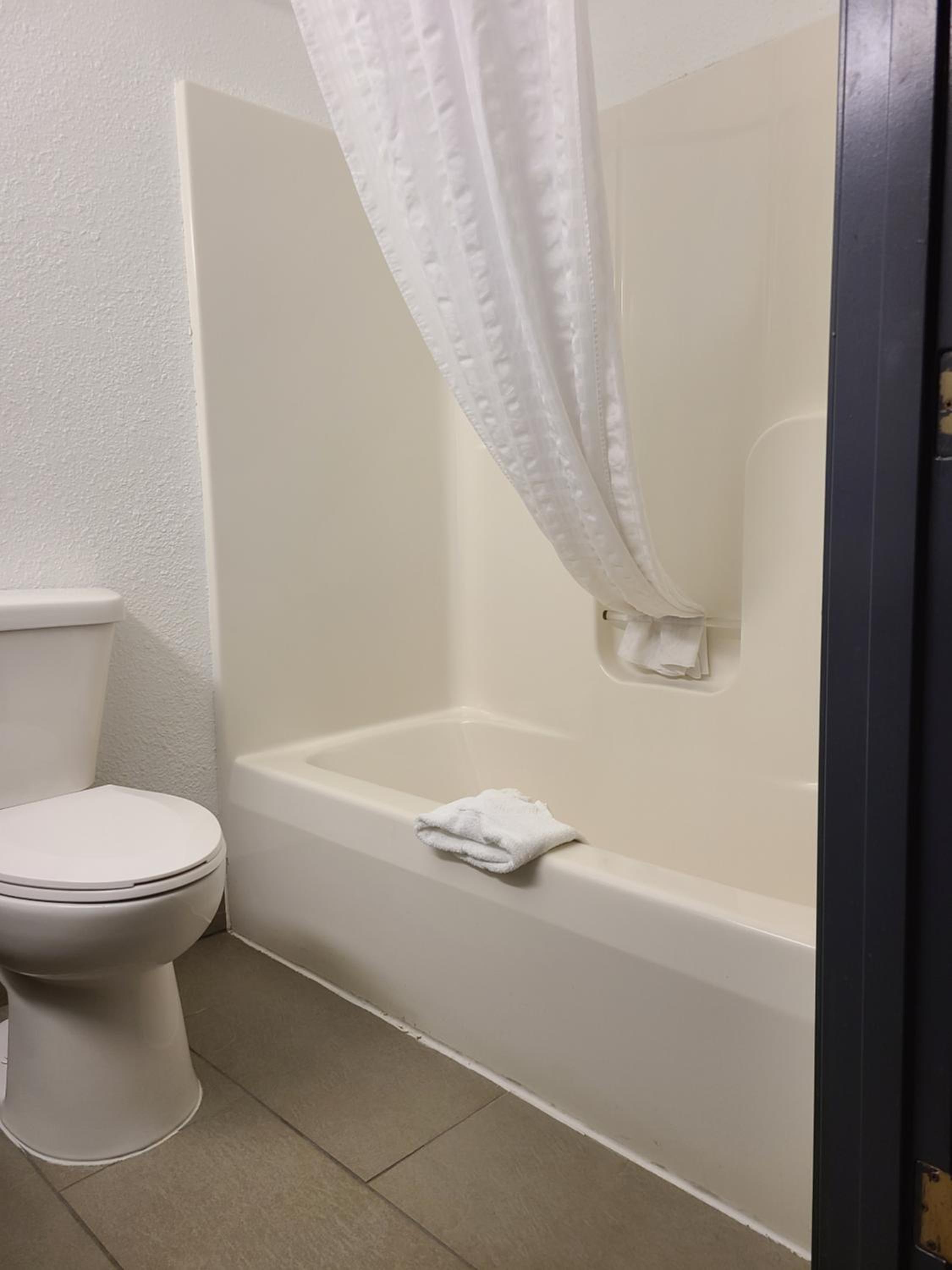 Galesburg Vacations - AmericInn by Wyndham, Galesburg, IL - Property Image 31