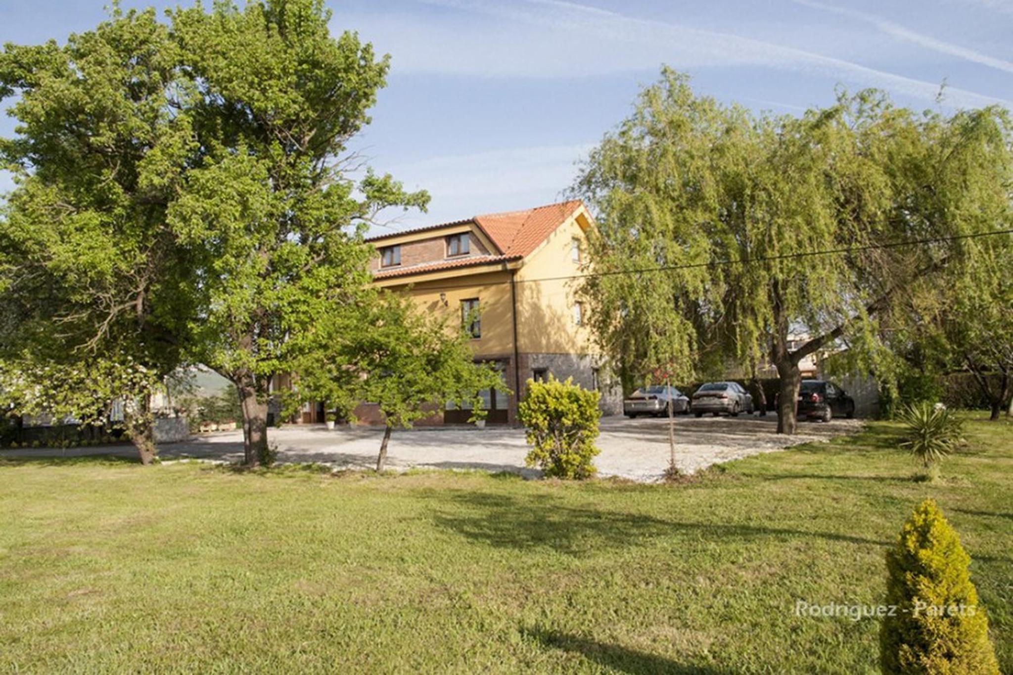 Photo 33