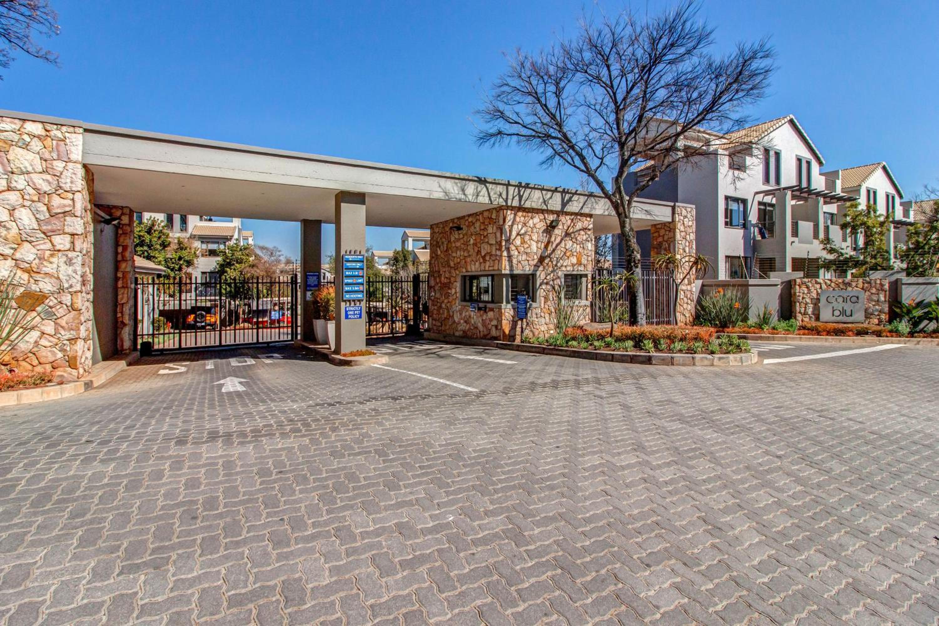 Upmarket Ultra Modern Sandton Apartment