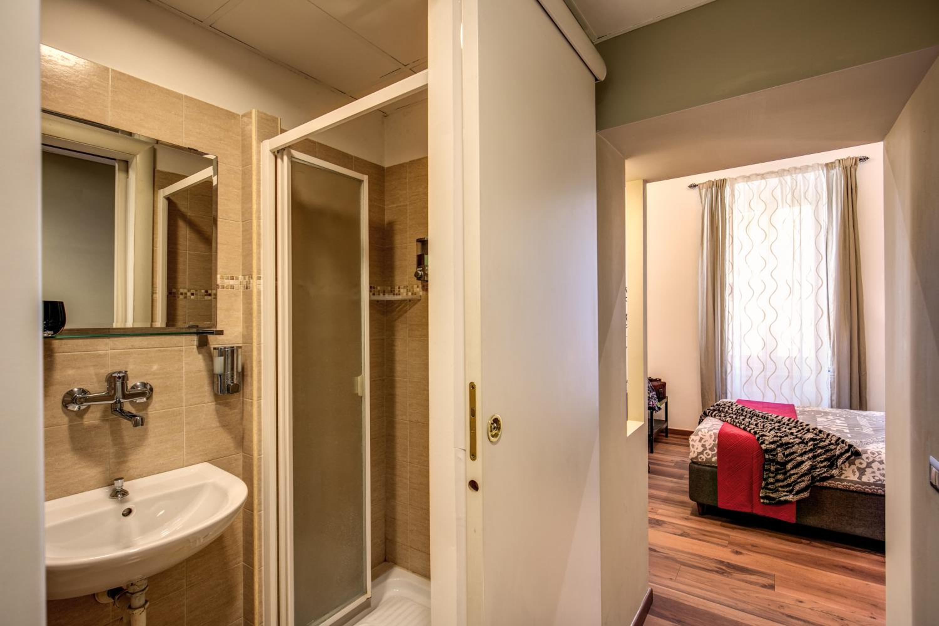 Monticello apartment via Cavour