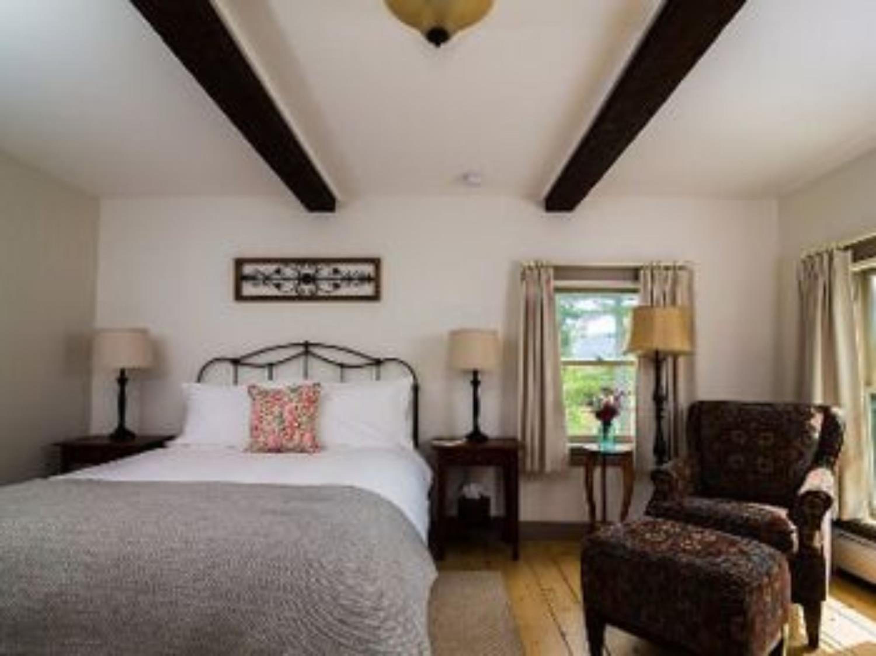 Bark Eater Inn