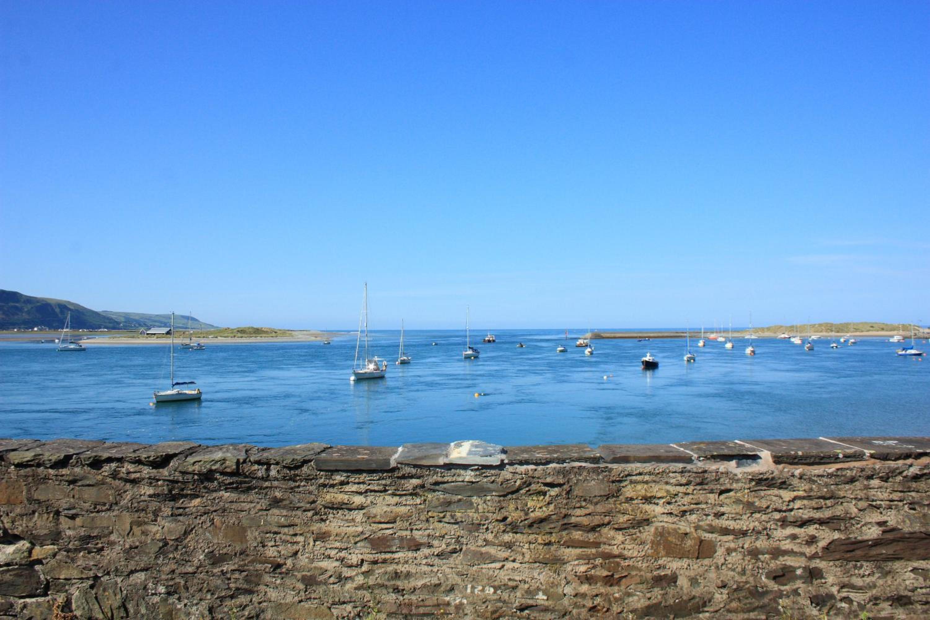 Barmouth Beach Club