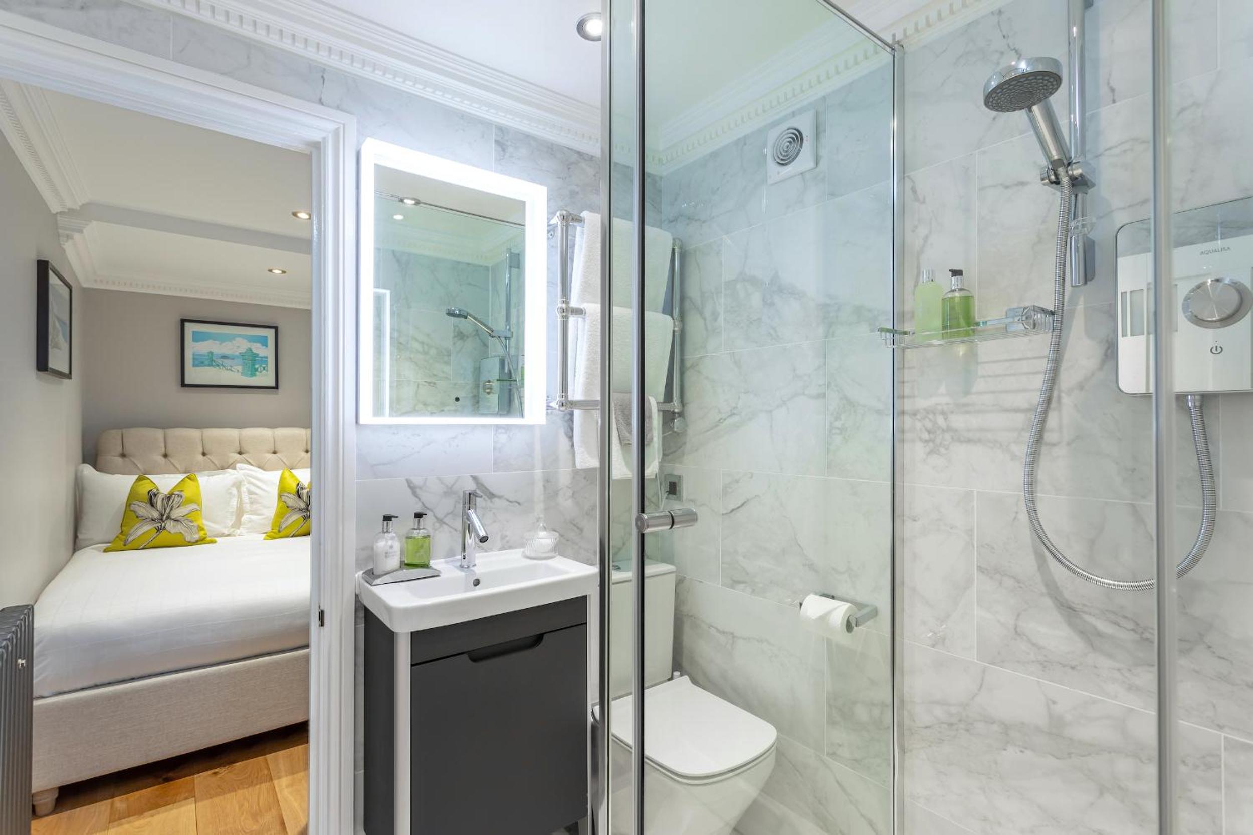 Beaches Brighton - Luxury Seafront Accommodation view 2
