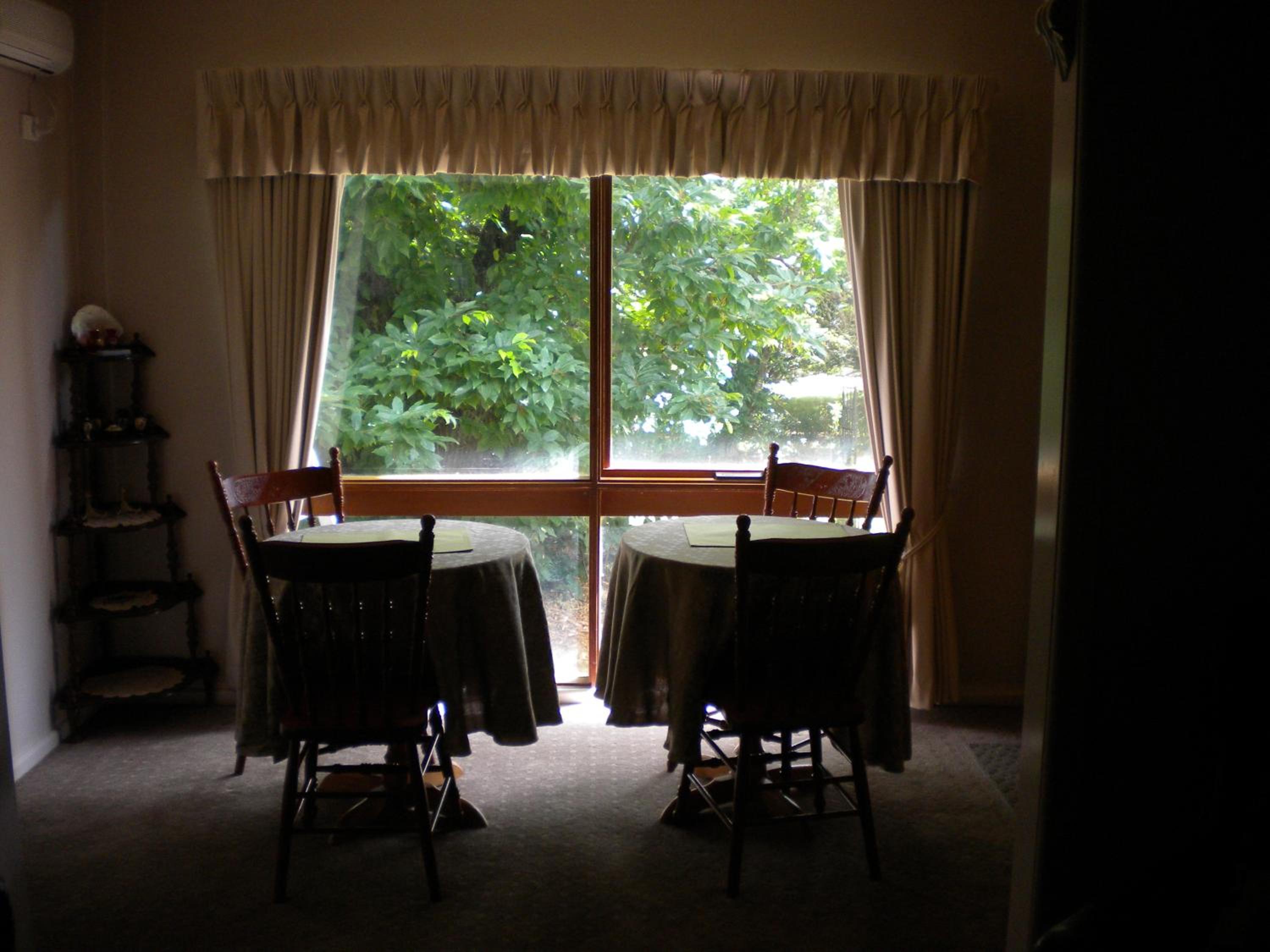 Hillview Oak B&B