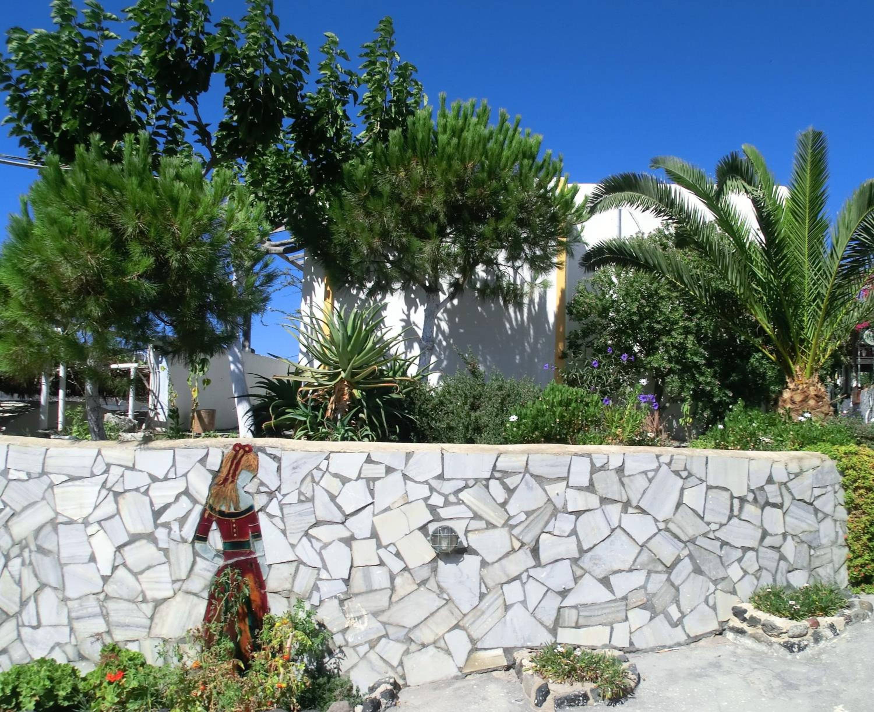 Santorini Camping & Hostel