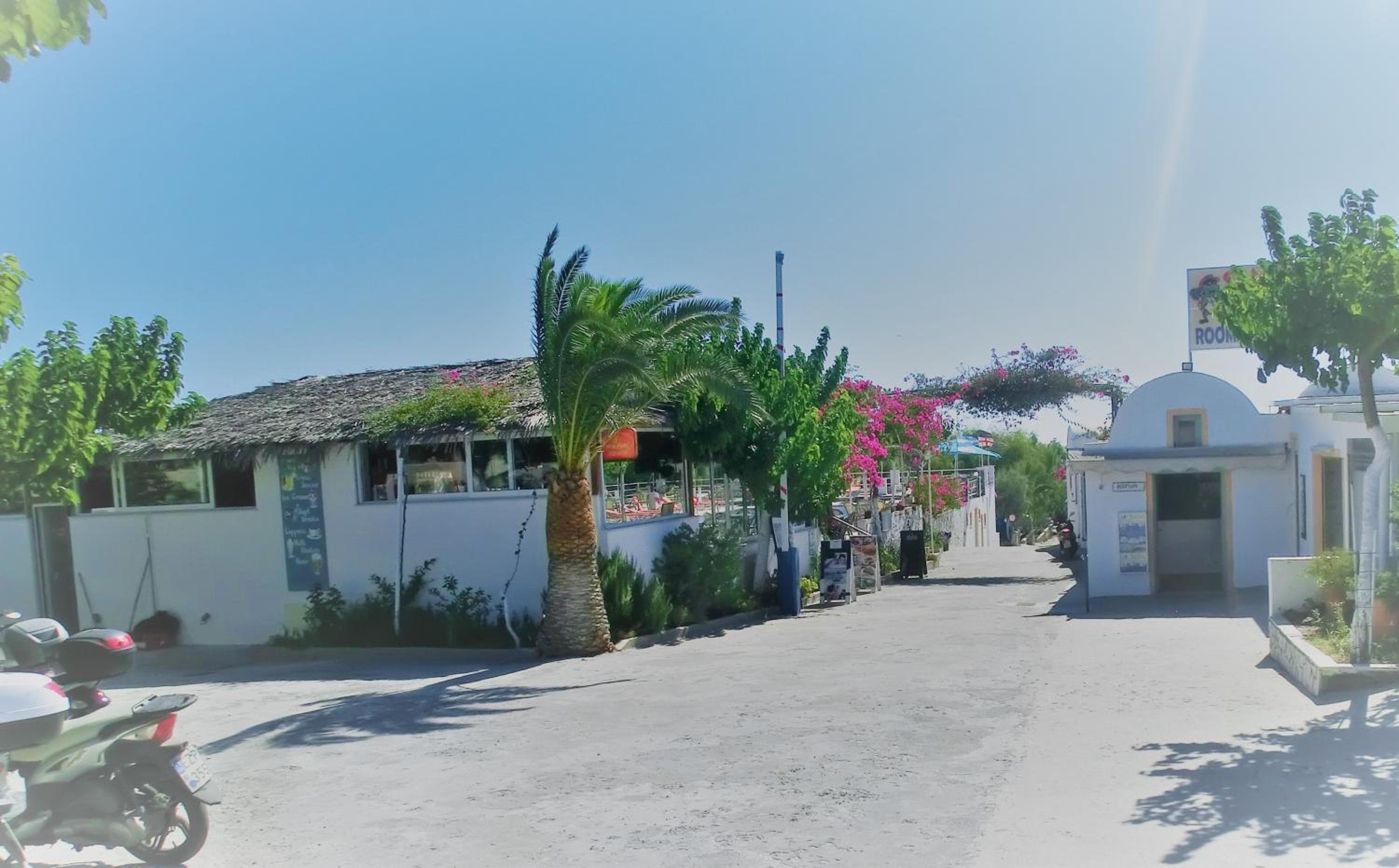Santorini Camping & Hostel
