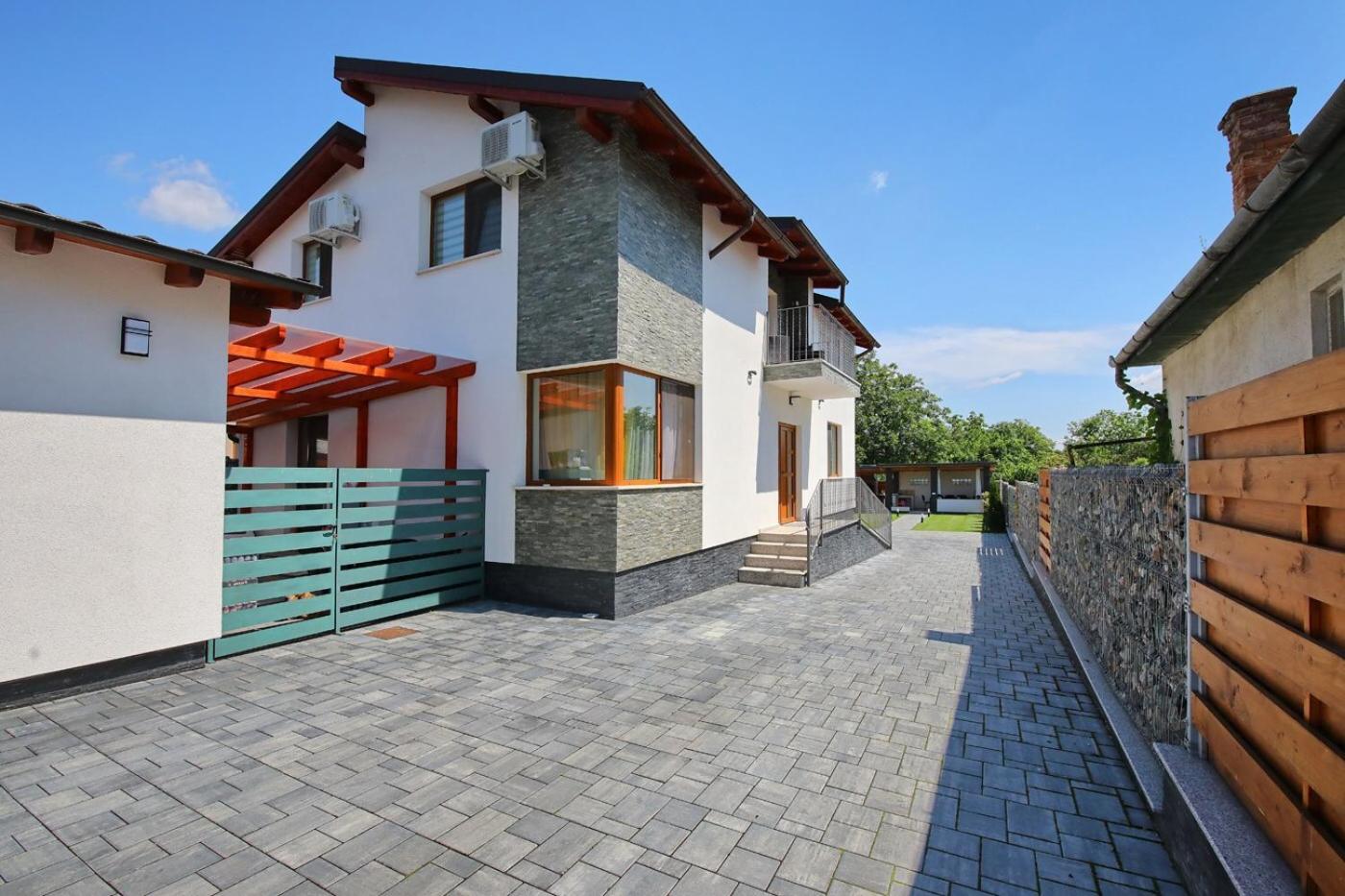 Casa Sorriso view 3
