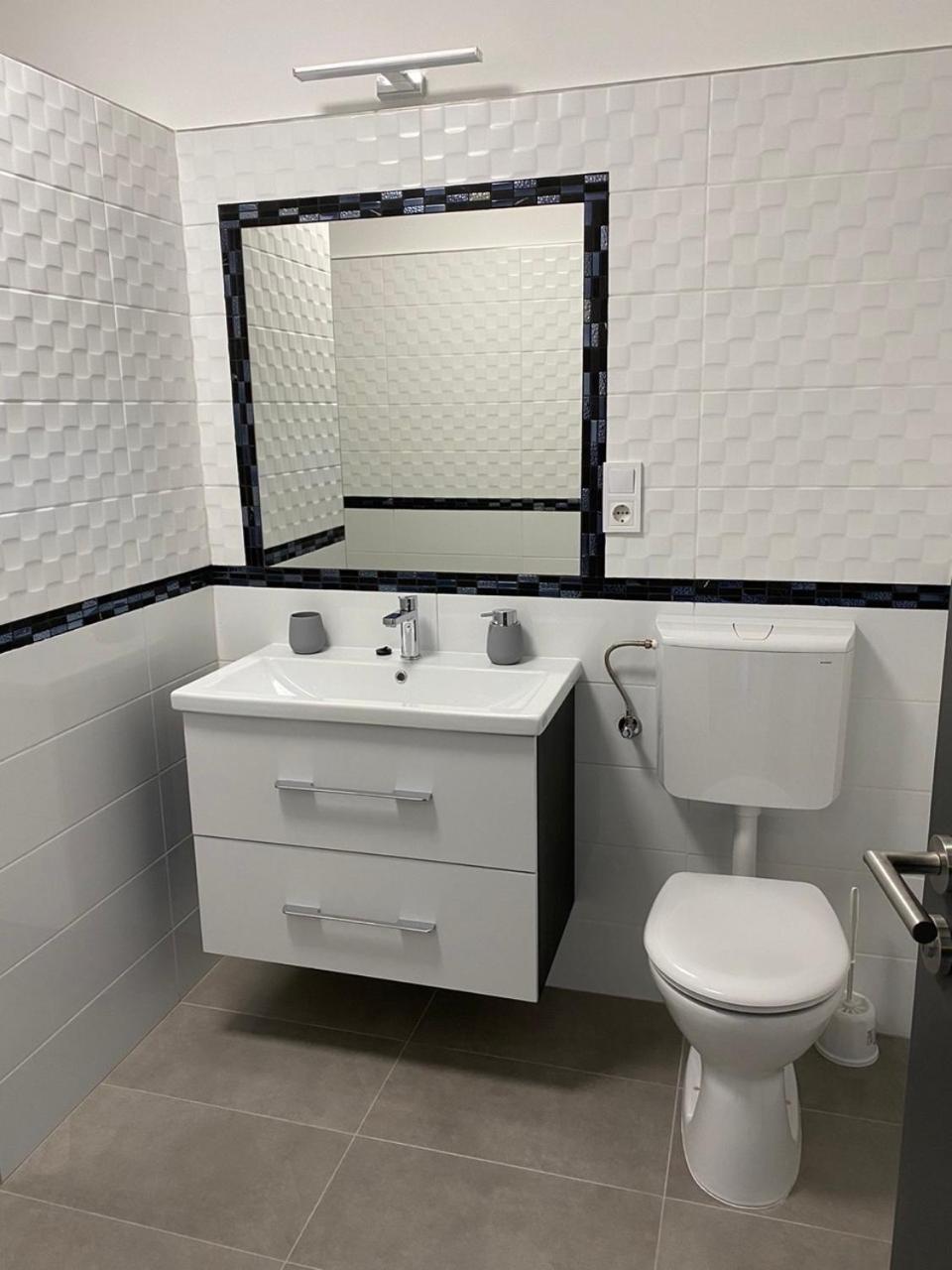 Napsugár Apartmanház view 3