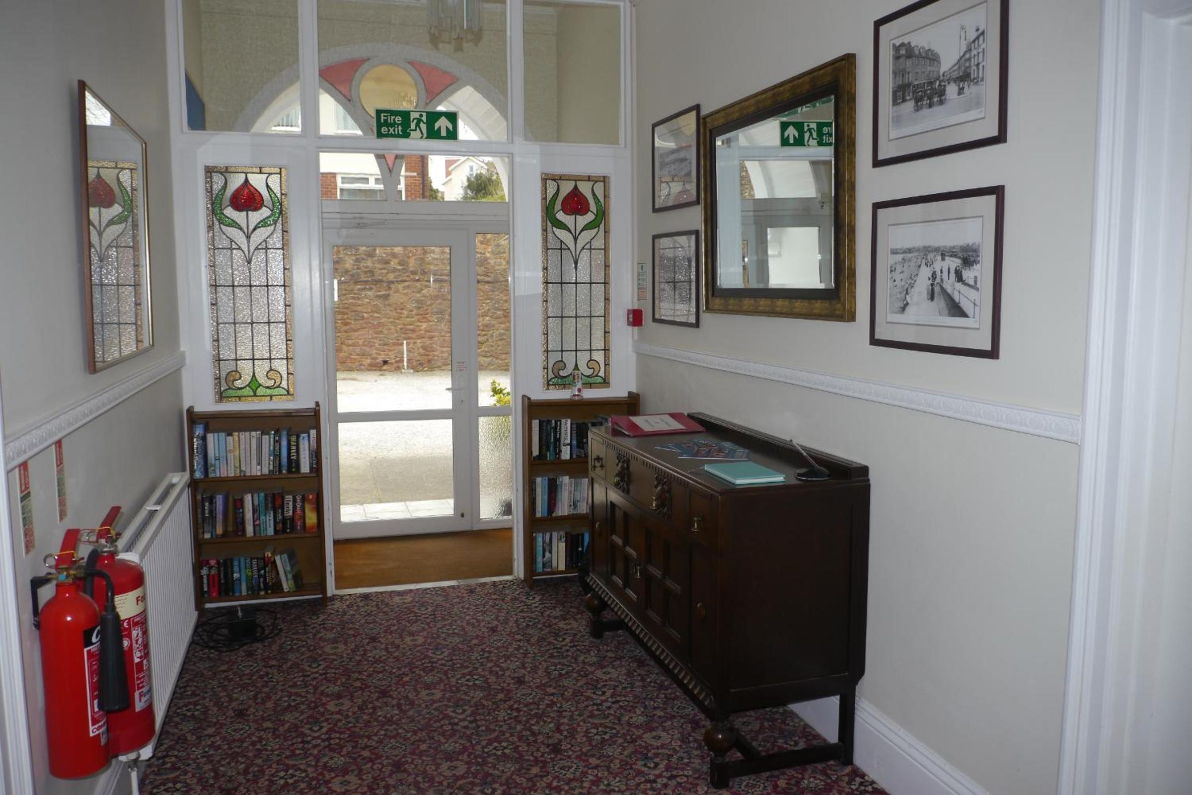 Photo 6