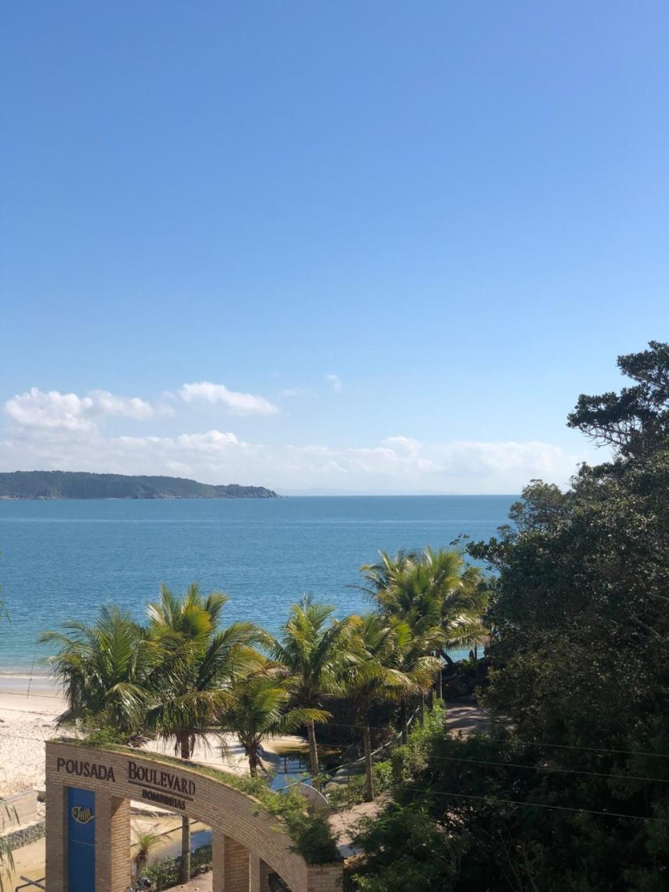 Apartamento Frente Mar com 02 suítes