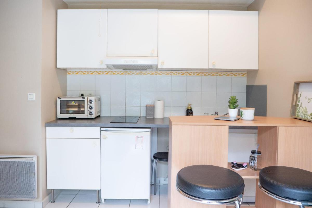 Charming Studio Near Jean Macé view 4
