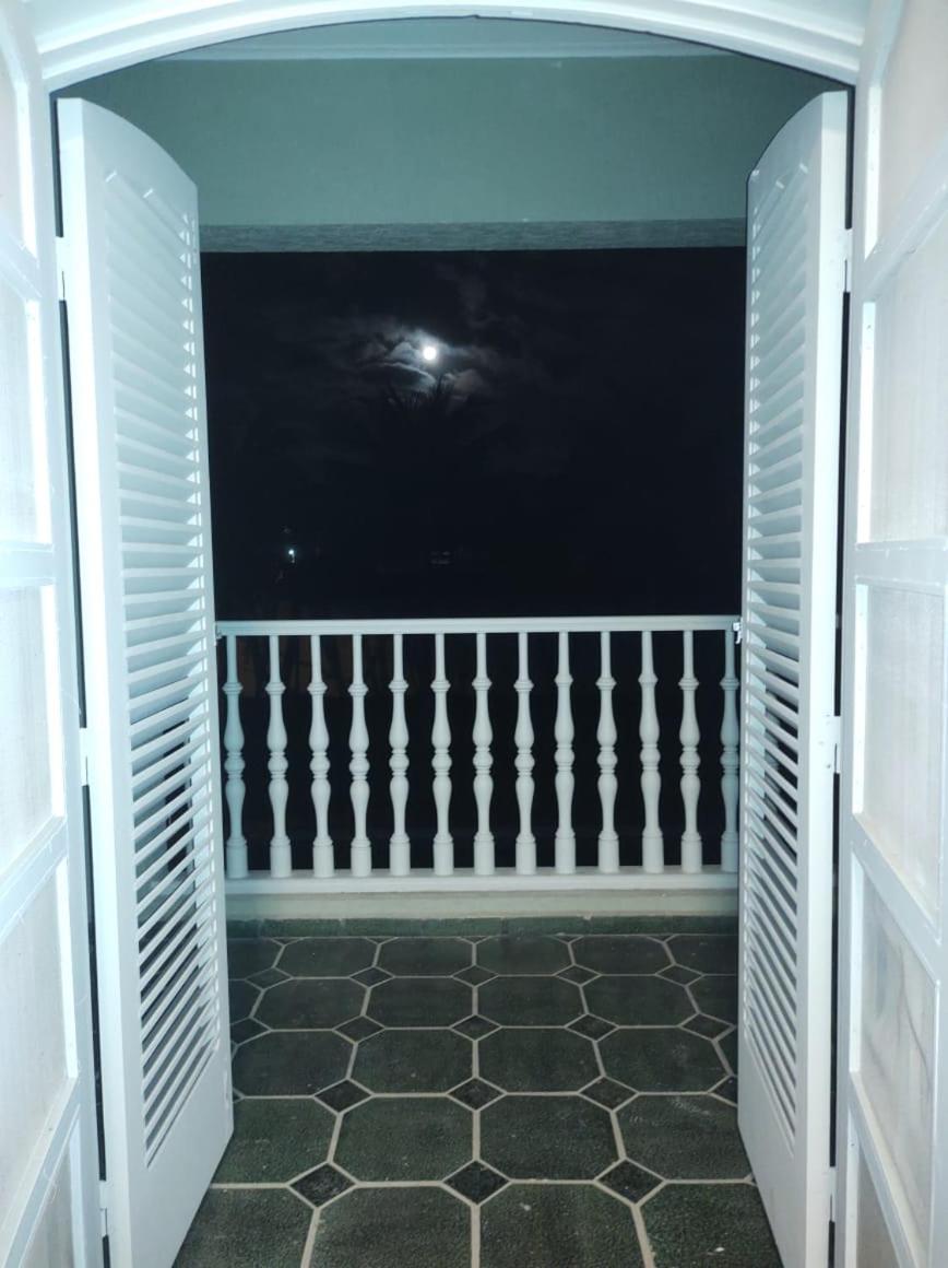 Casa Eventos e Temporada com 4 suites, piscina, churrasqueira, Wi-Fi, Ar Condicionado - Proximo Praia Mar Casado e Pernambuco - Guaruja -